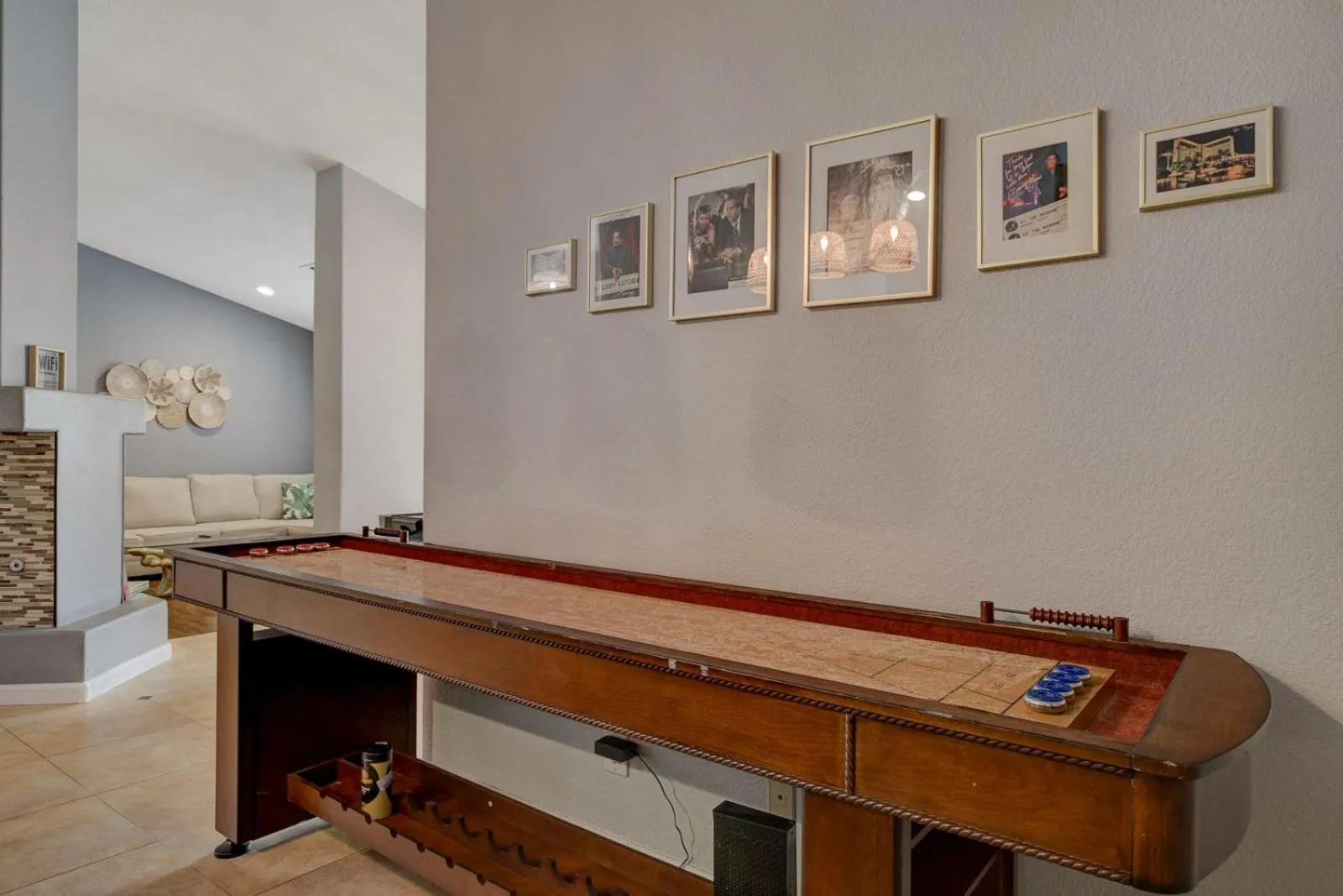 Game Room in Mirage Pool House - Heart of LV, Swimming Pool, Games, heavenly relaxation