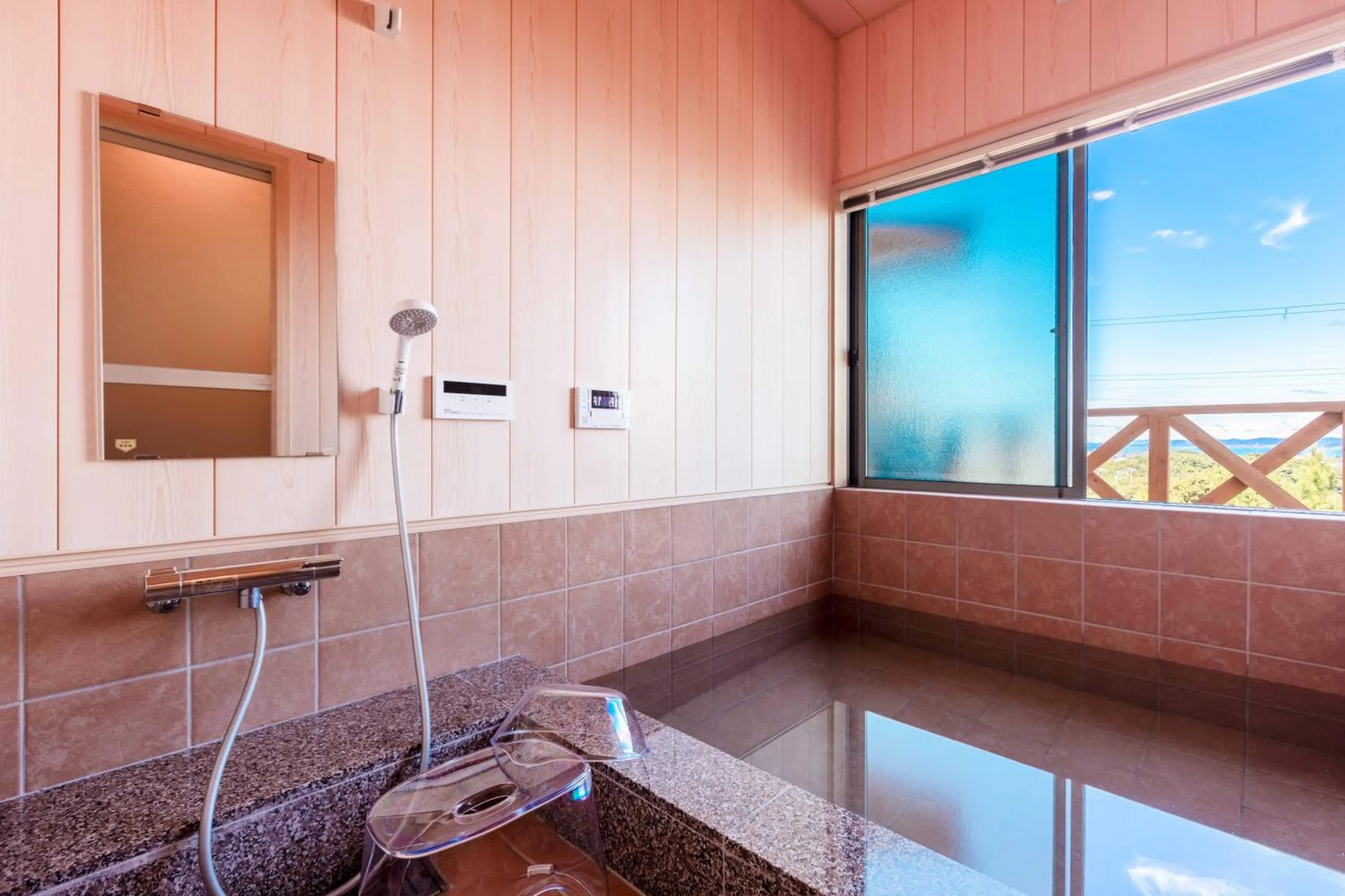 Shower in PEACE OF REST SHIRAHAMA