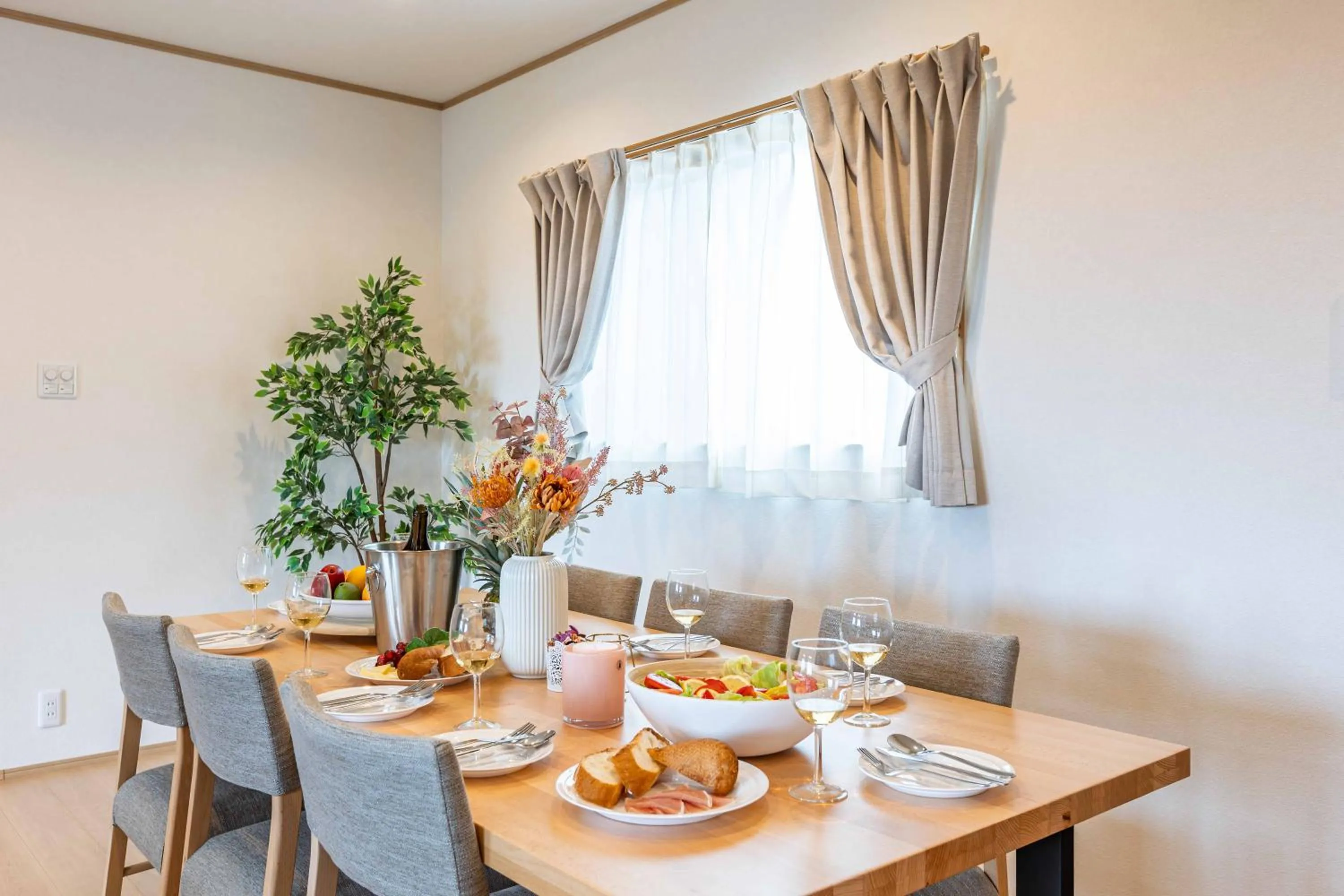 Dining area in PEACE OF REST SHIRAHAMA