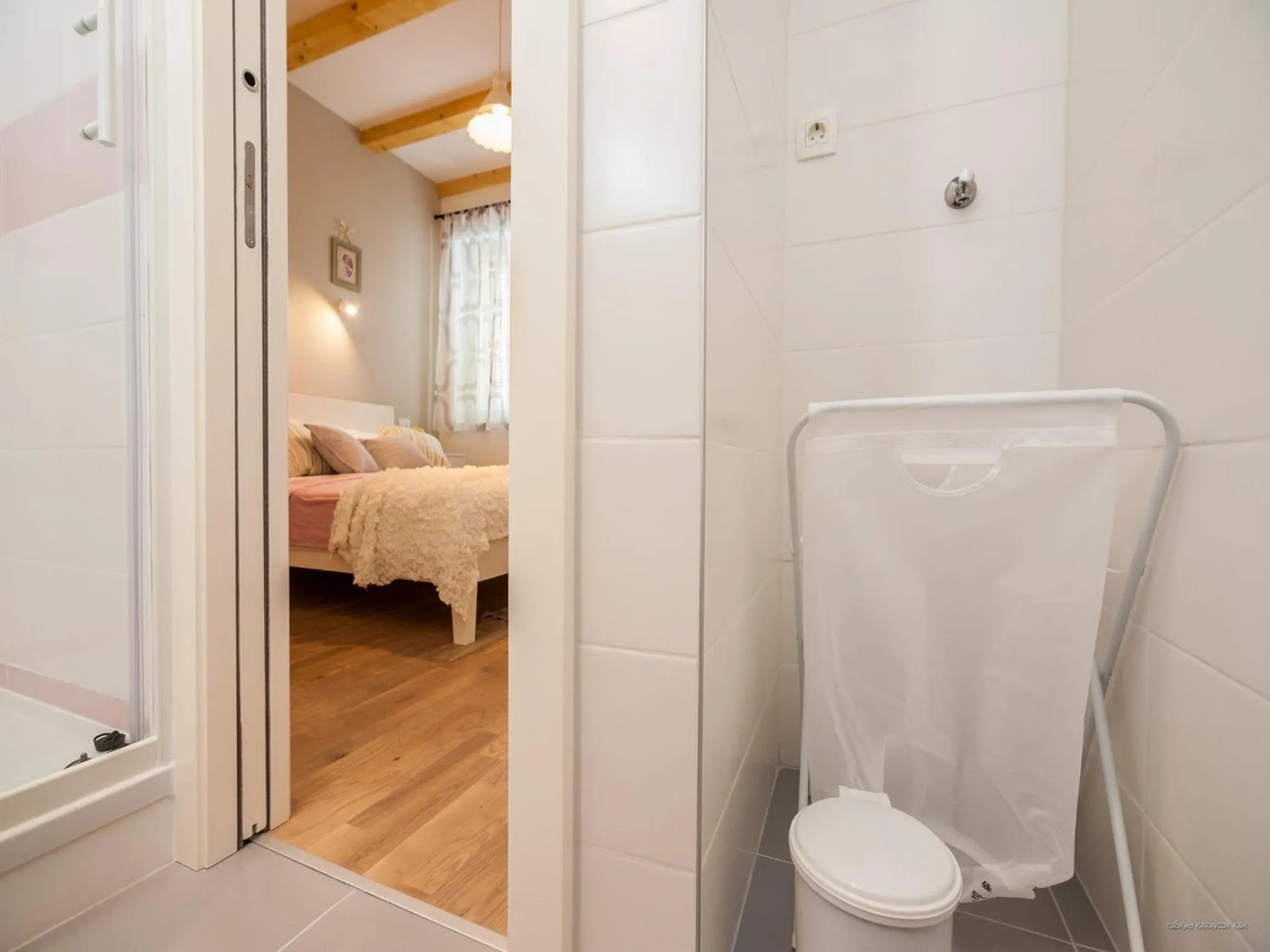 Bed in Aldo Apartments Center