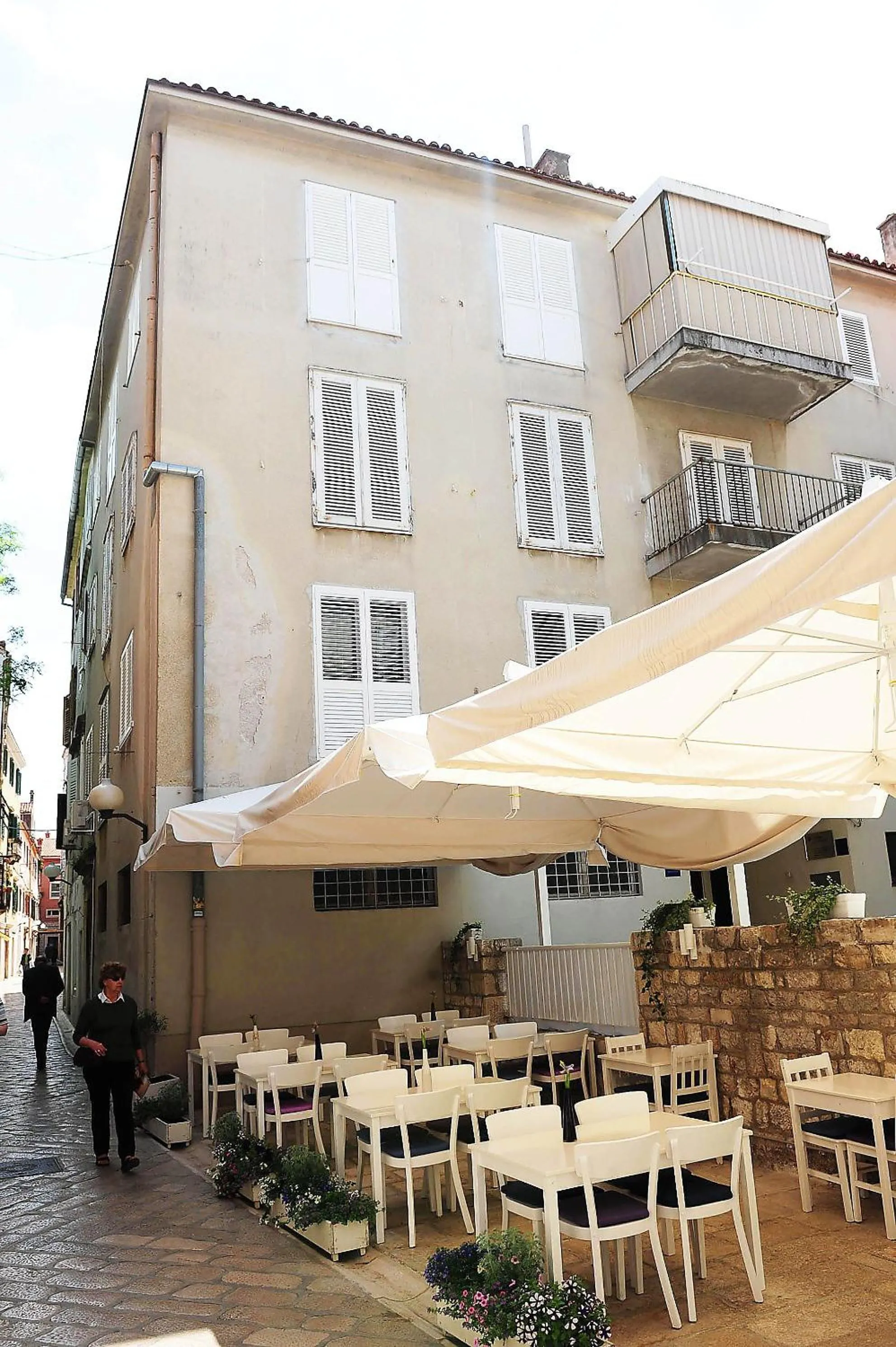 Property building in Aldo Apartments Center