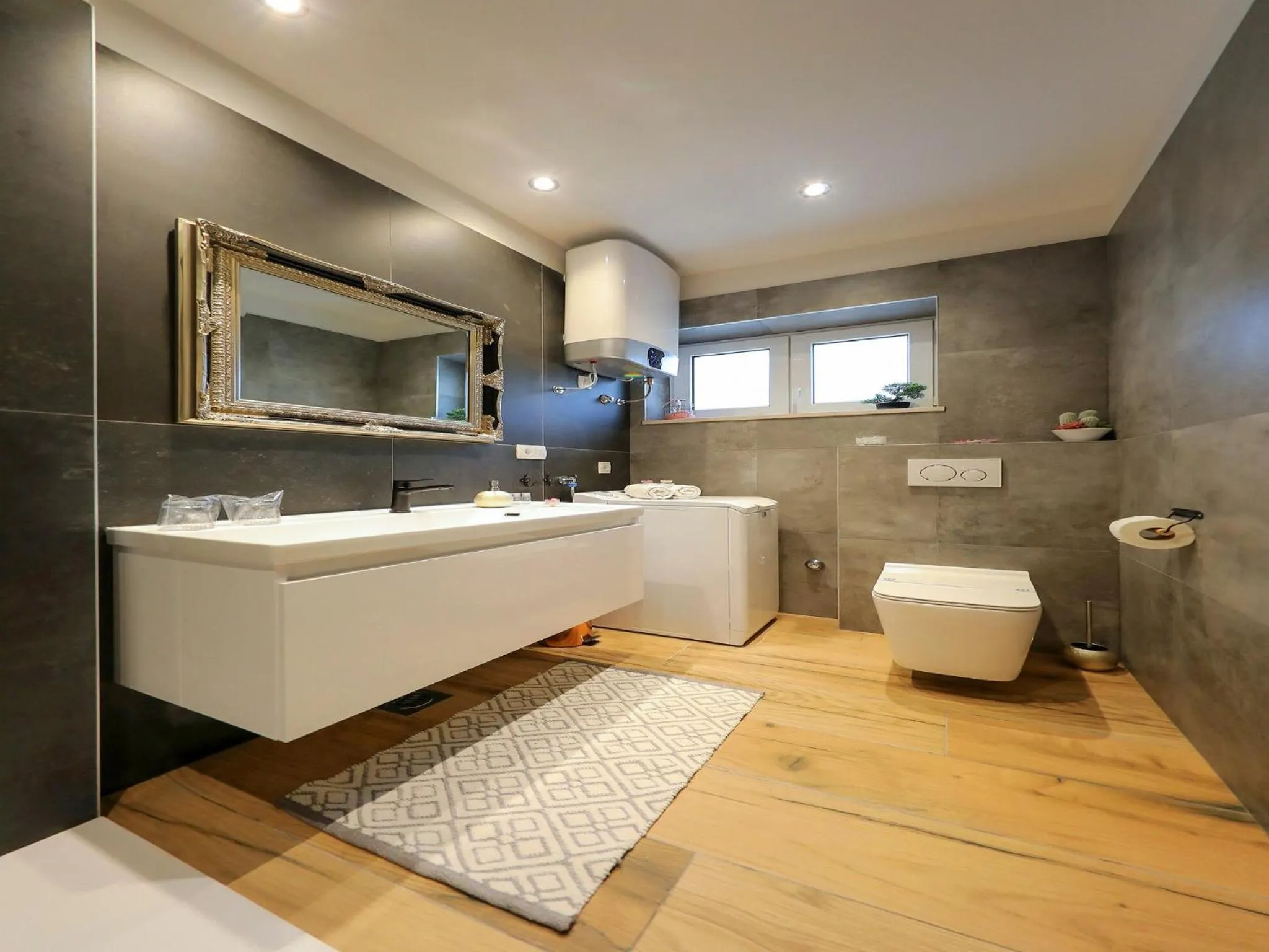 Aldo Apartments Center