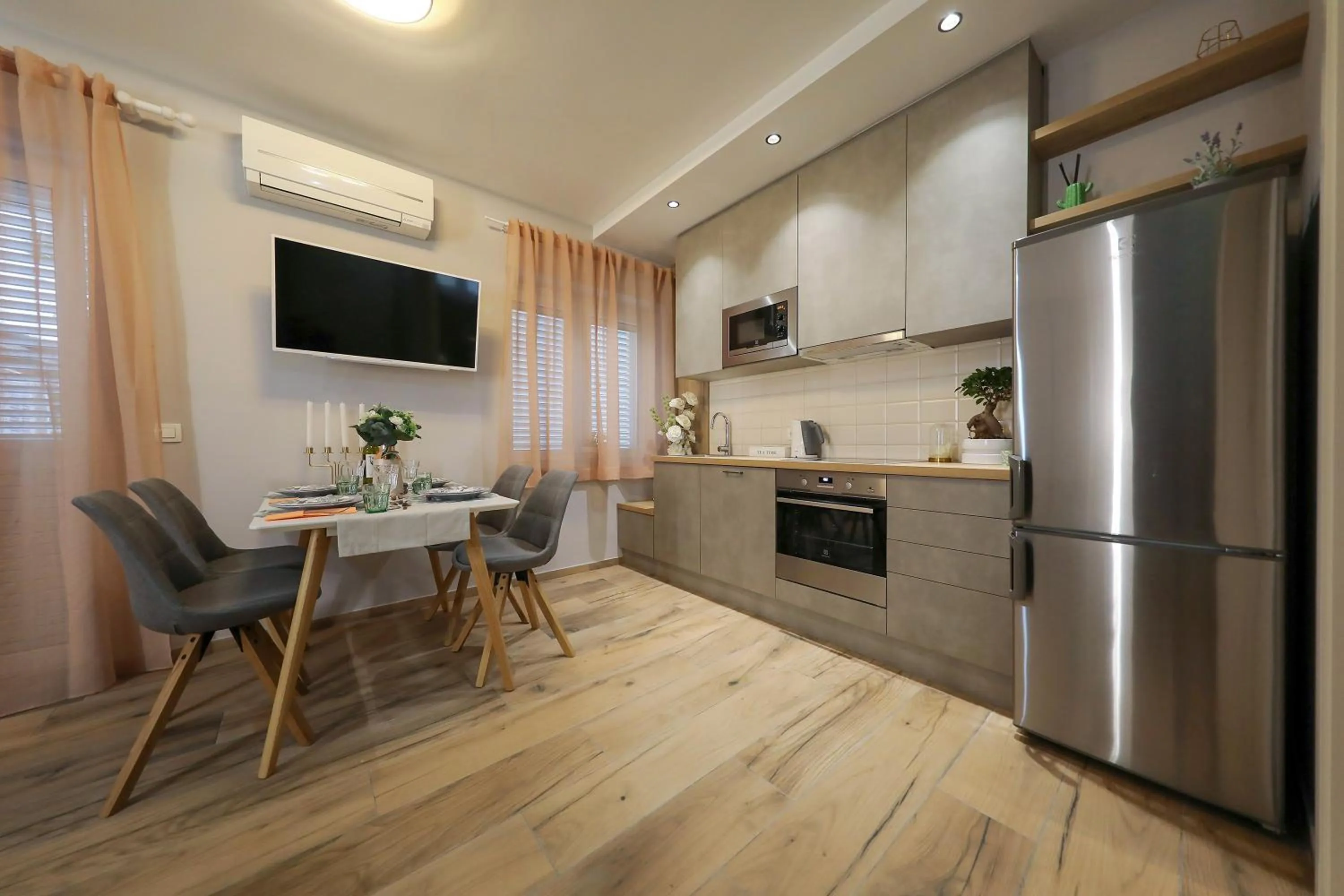 Kitchen or kitchenette in Aldo Apartments Center