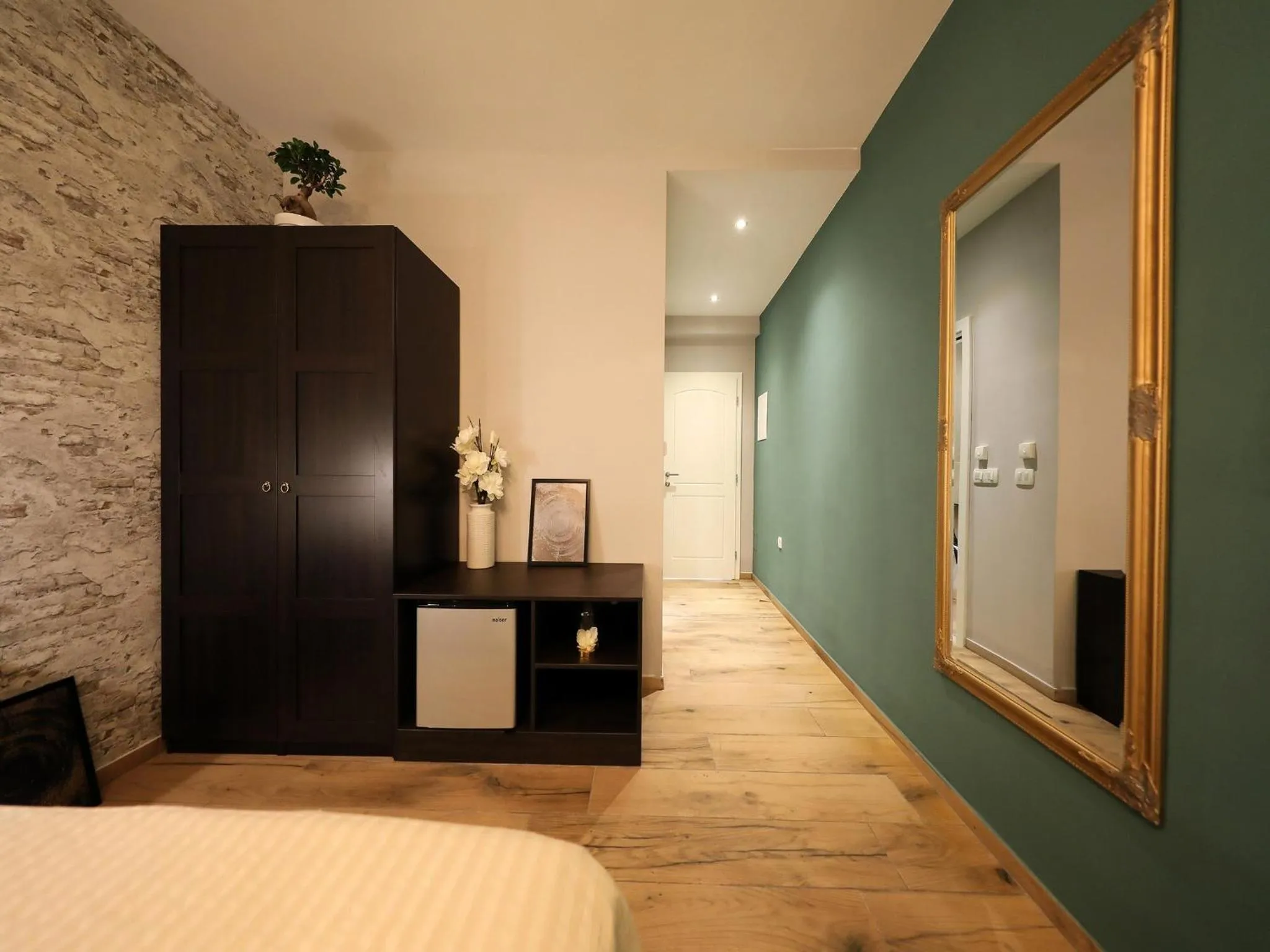 Bed in Aldo Apartments Center