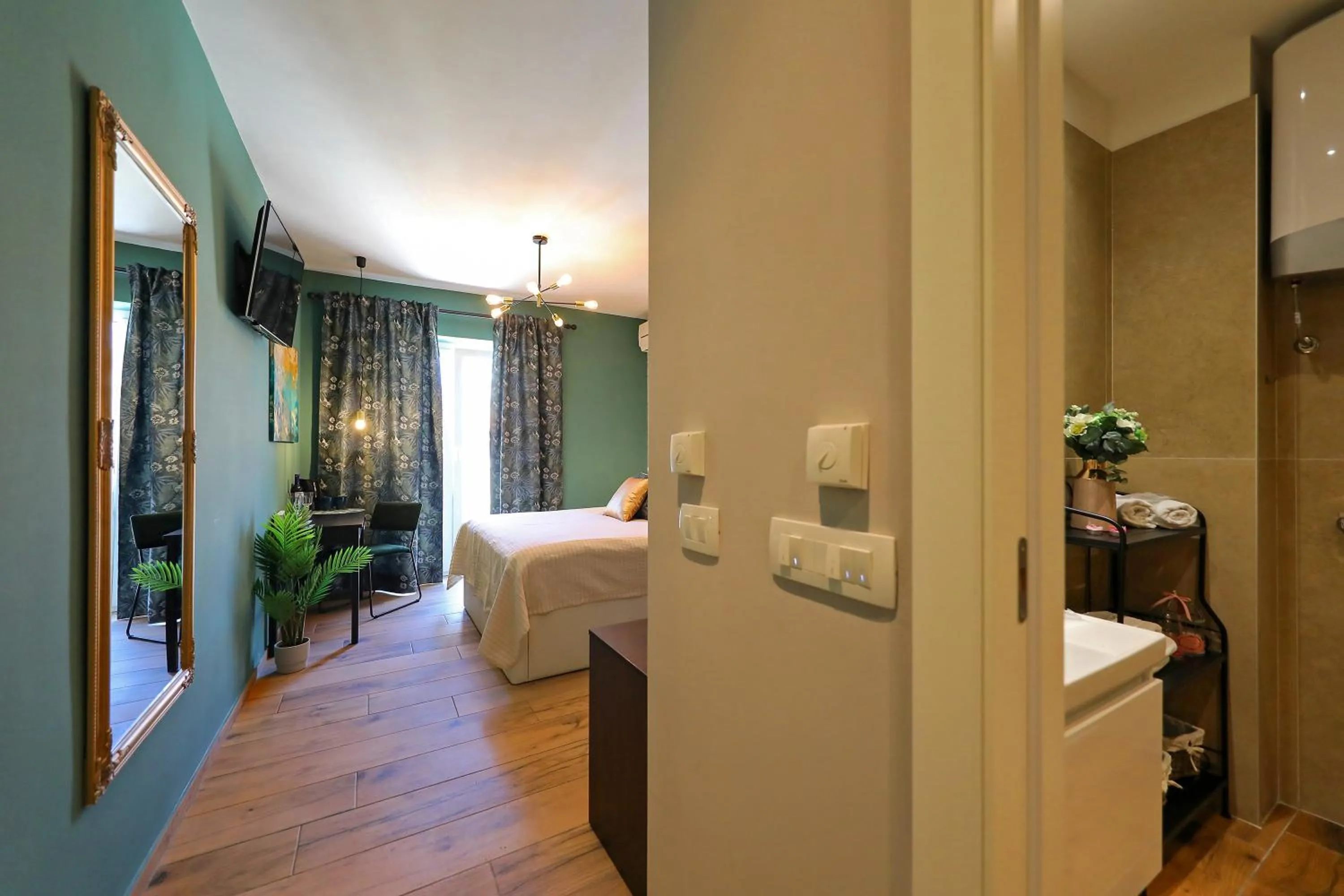 Bed in Aldo Apartments Center