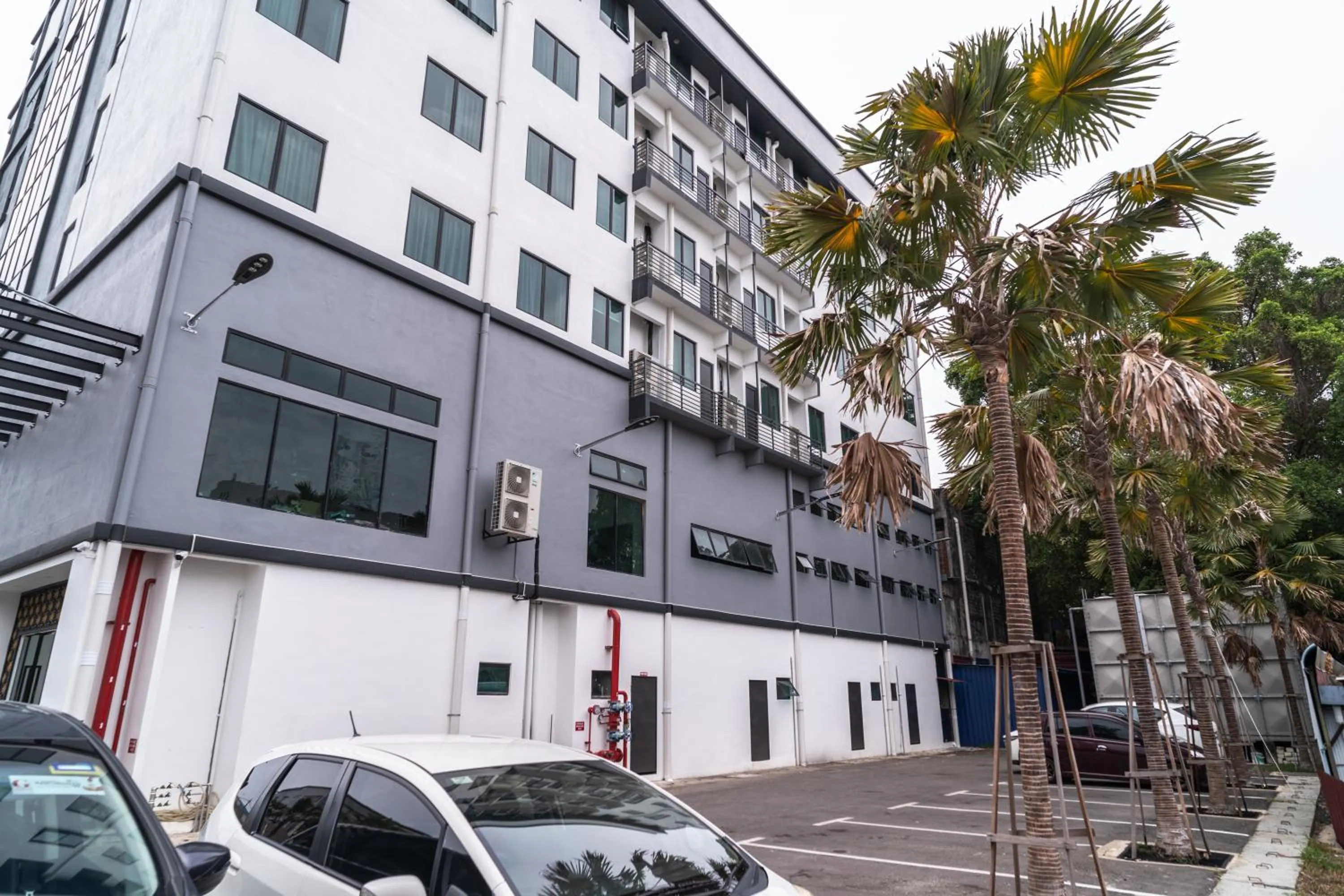 Property building in DJ Citi Plaza Hotel & Suites