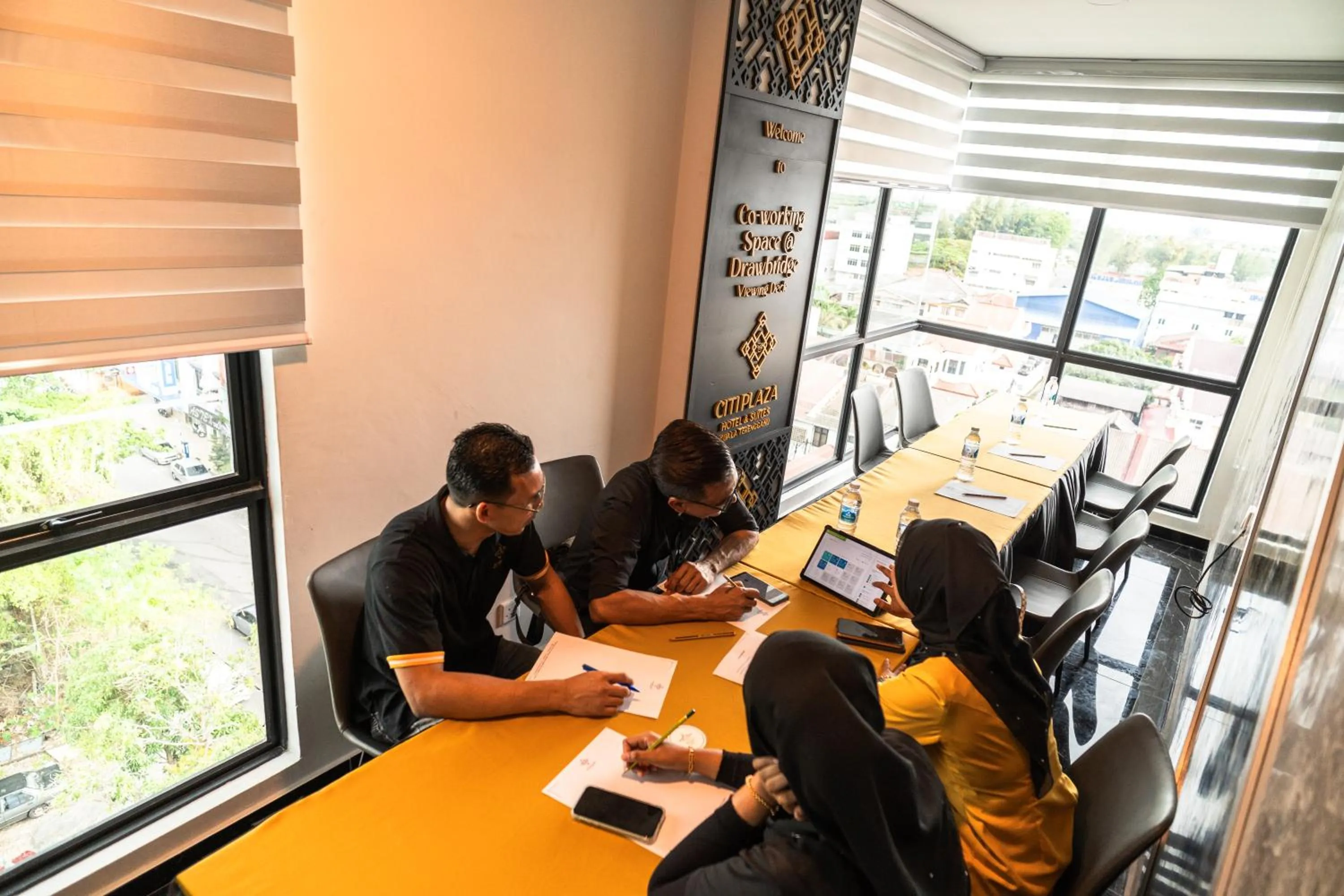 People in DJ Citi Plaza Hotel & Suites