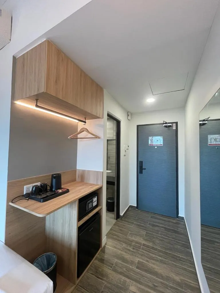 Bathroom, Bed in DJ Citi Plaza Hotel & Suites