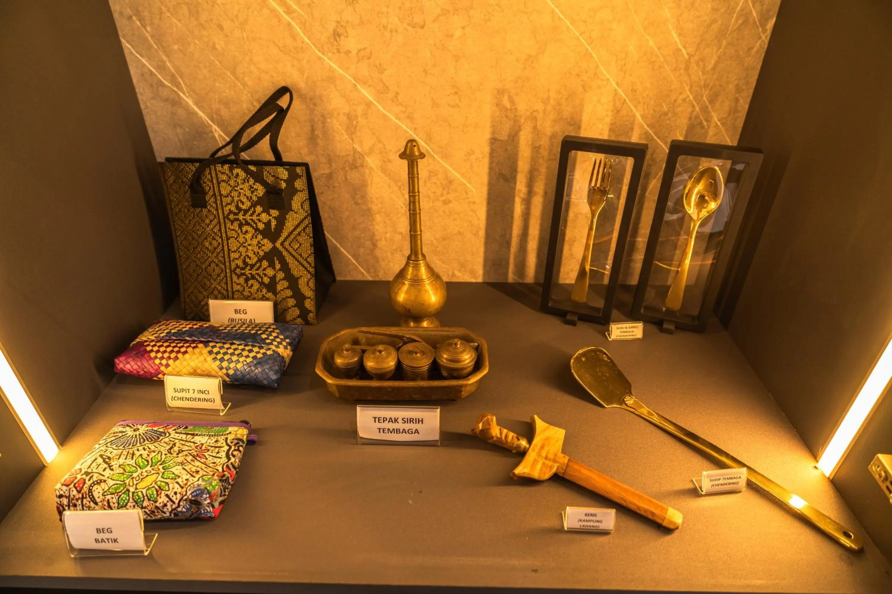 Decorative detail in DJ Citi Plaza Hotel & Suites