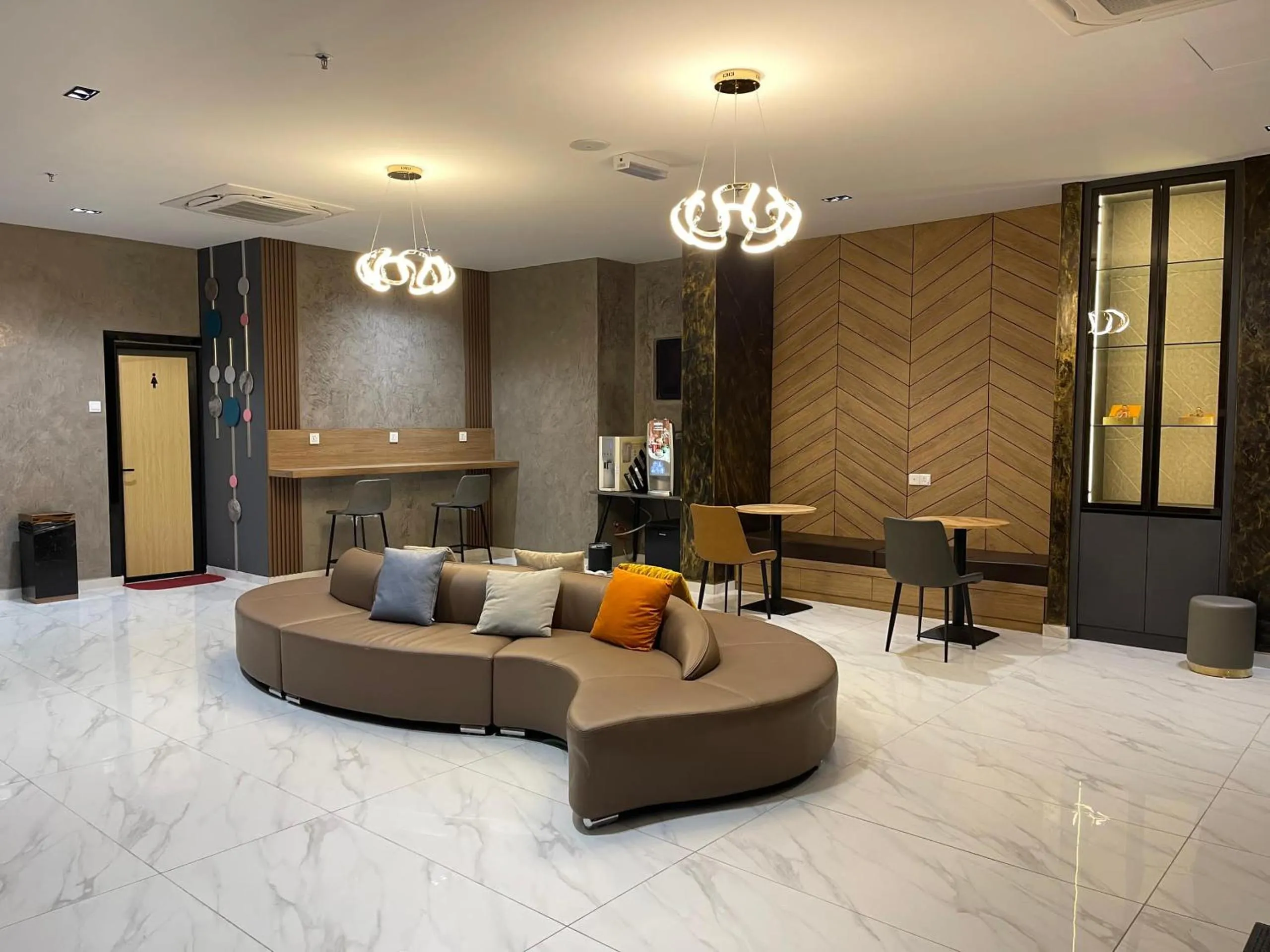 Lobby or reception in DJ Citi Plaza Hotel & Suites