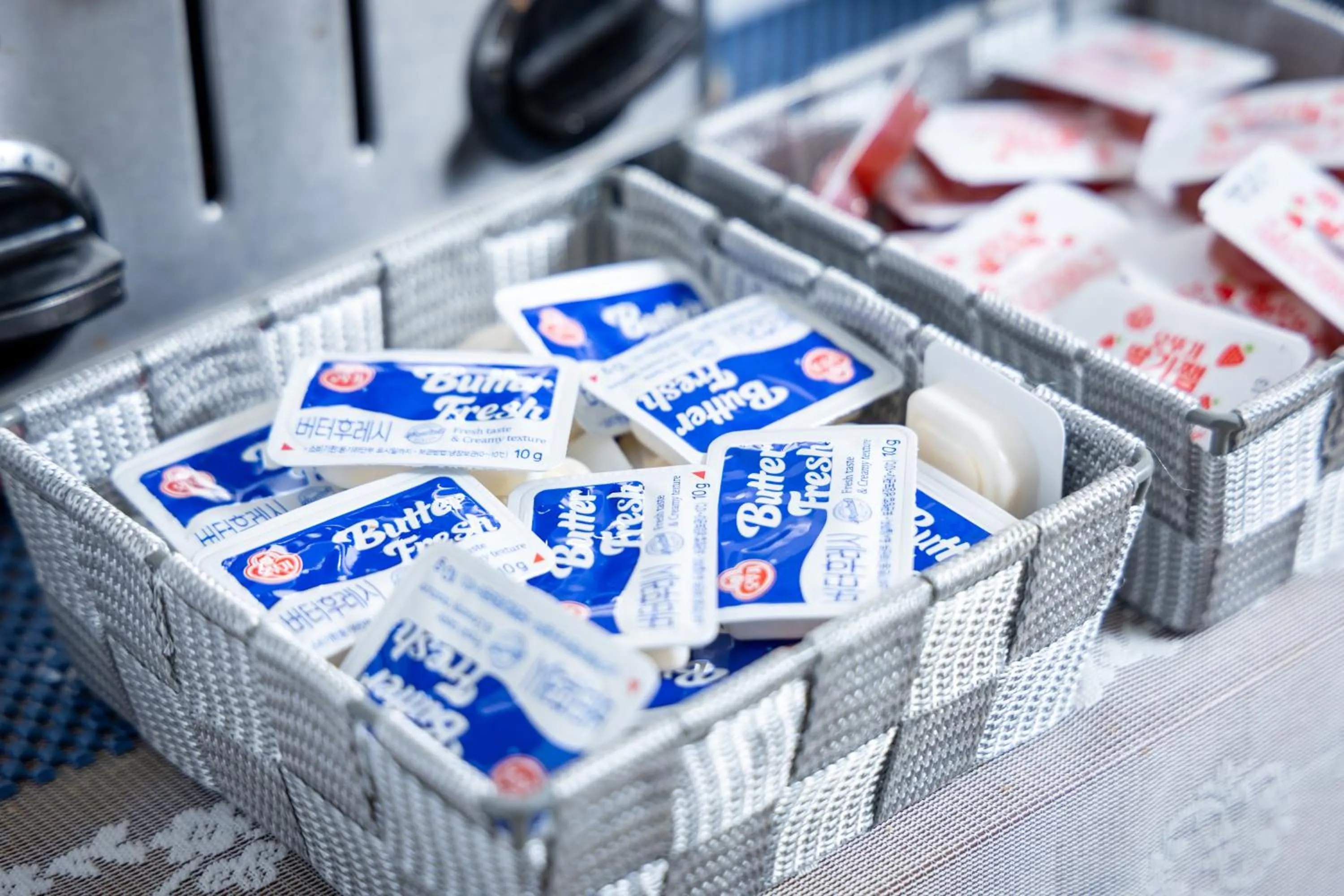 Restaurant/places to eat in Buan Tree California Hotel