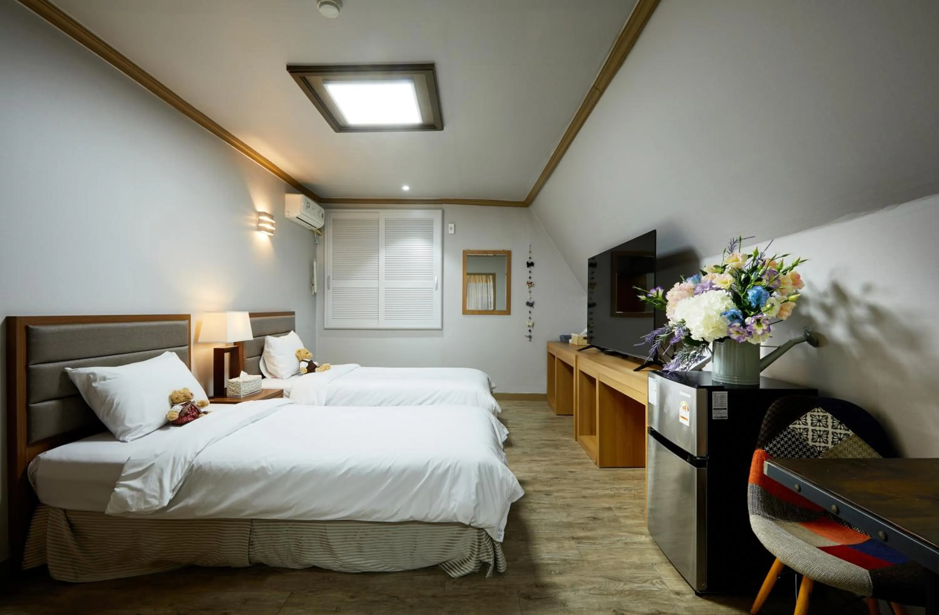 Bed in Buan Tree California Hotel