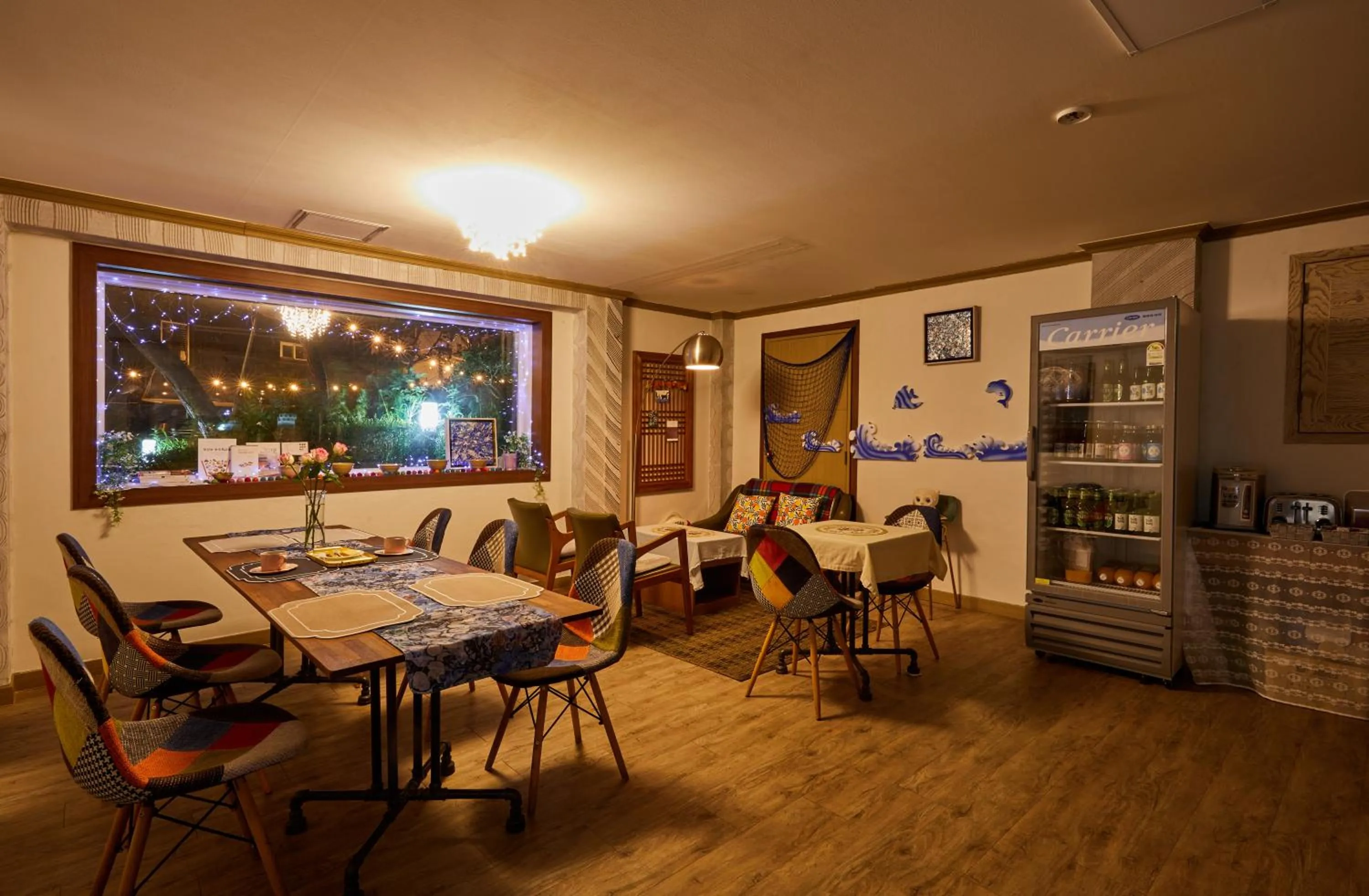 Seating area in Buan Tree California Hotel