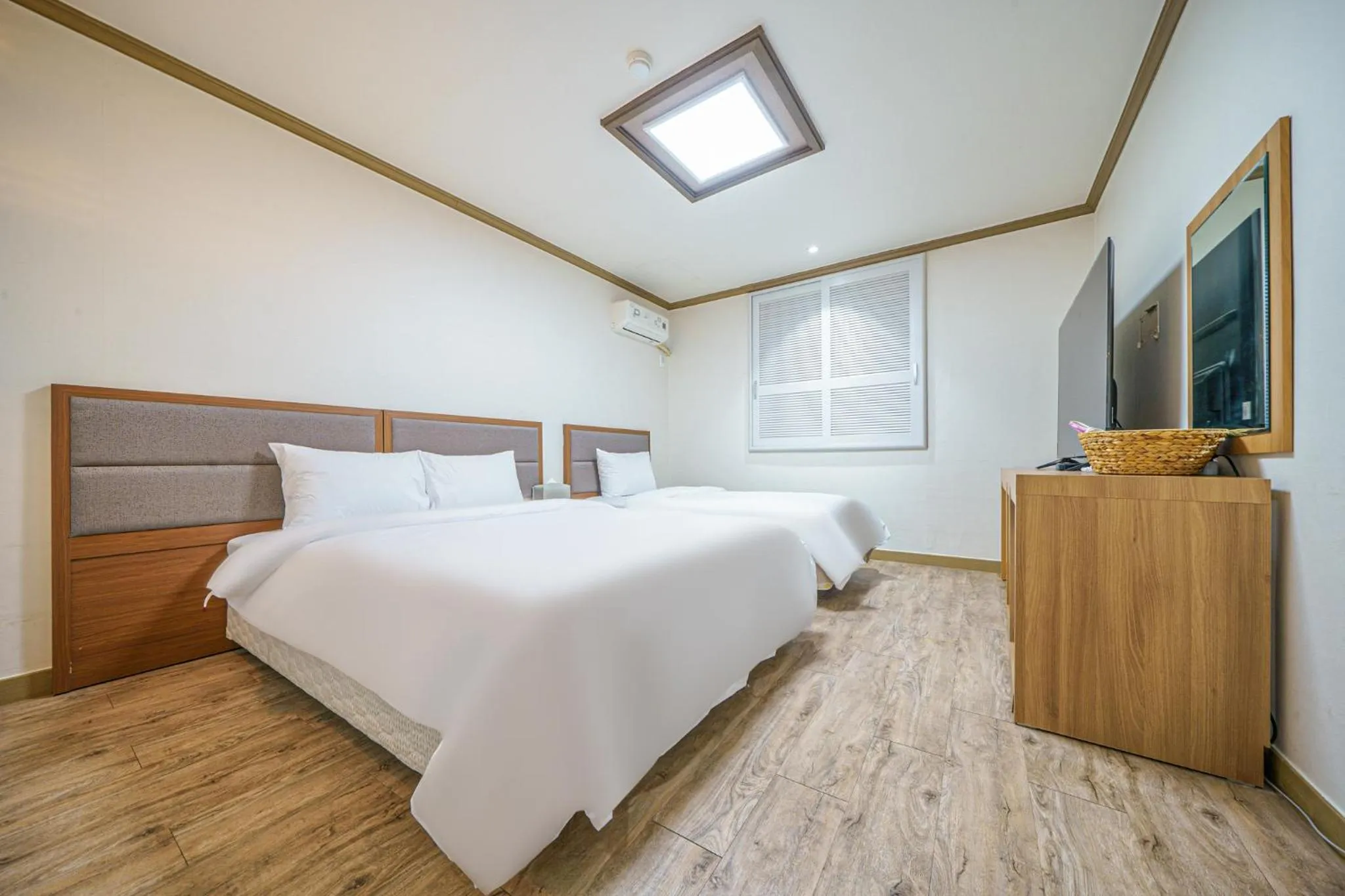 Bed in Buan Tree California Hotel