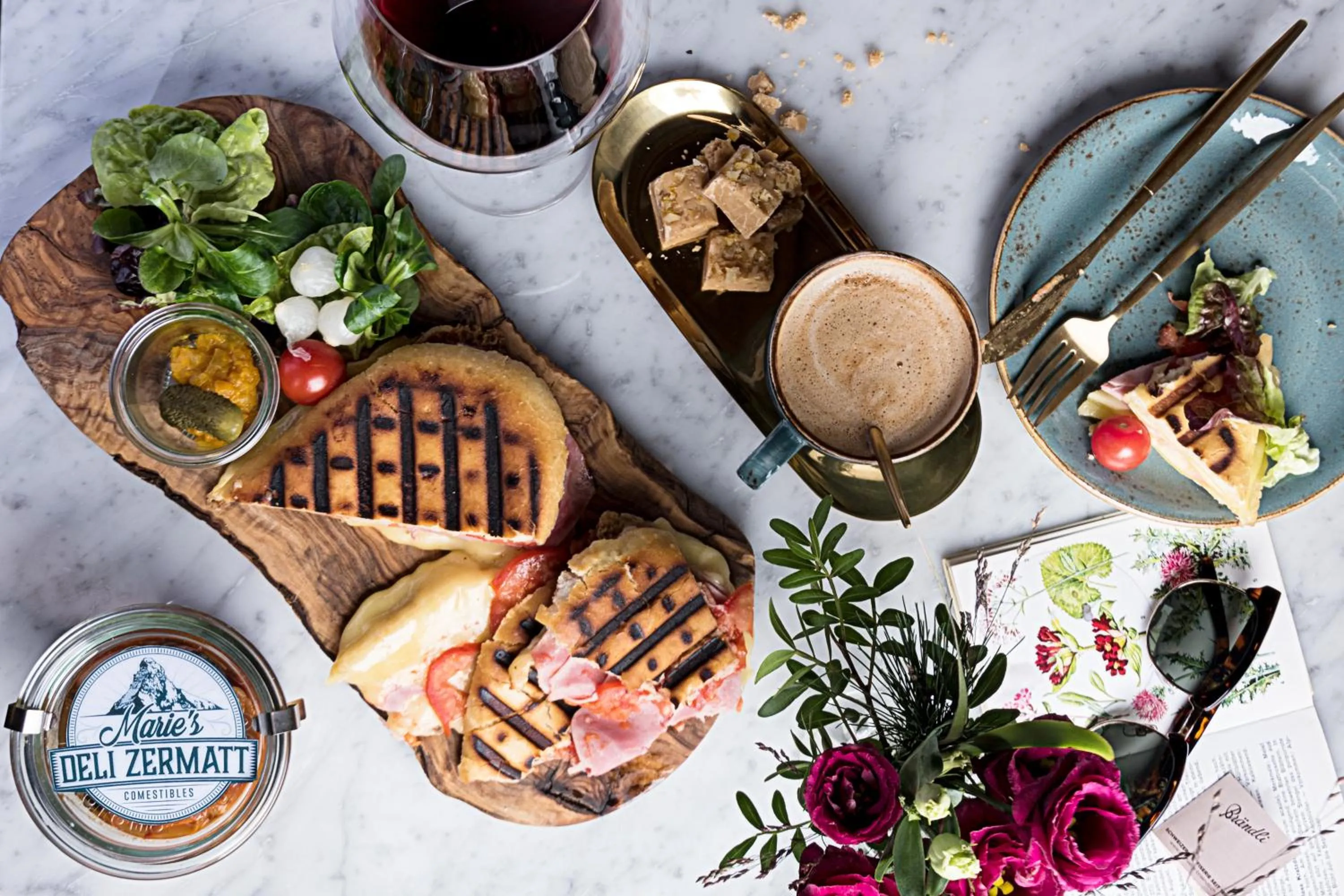 Food and drinks in Mirabeau Etoile