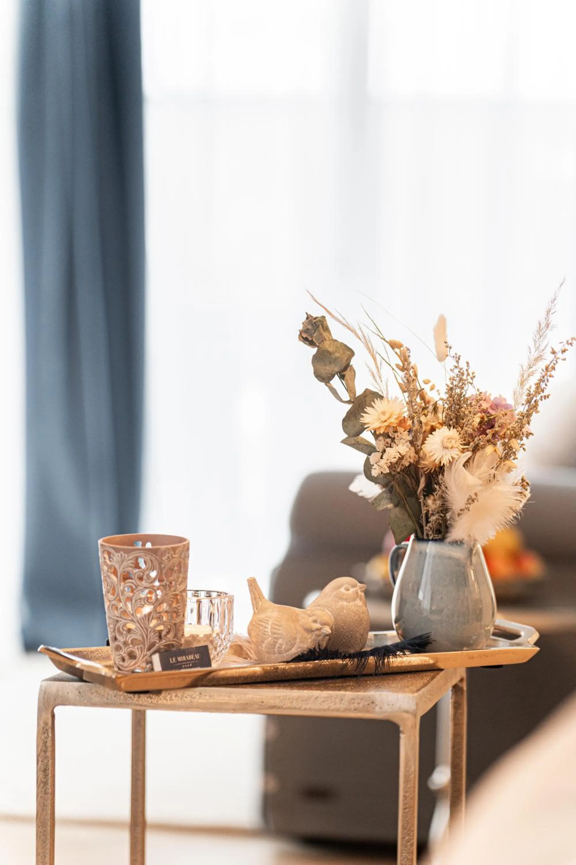 Decorative detail in Mirabeau Etoile