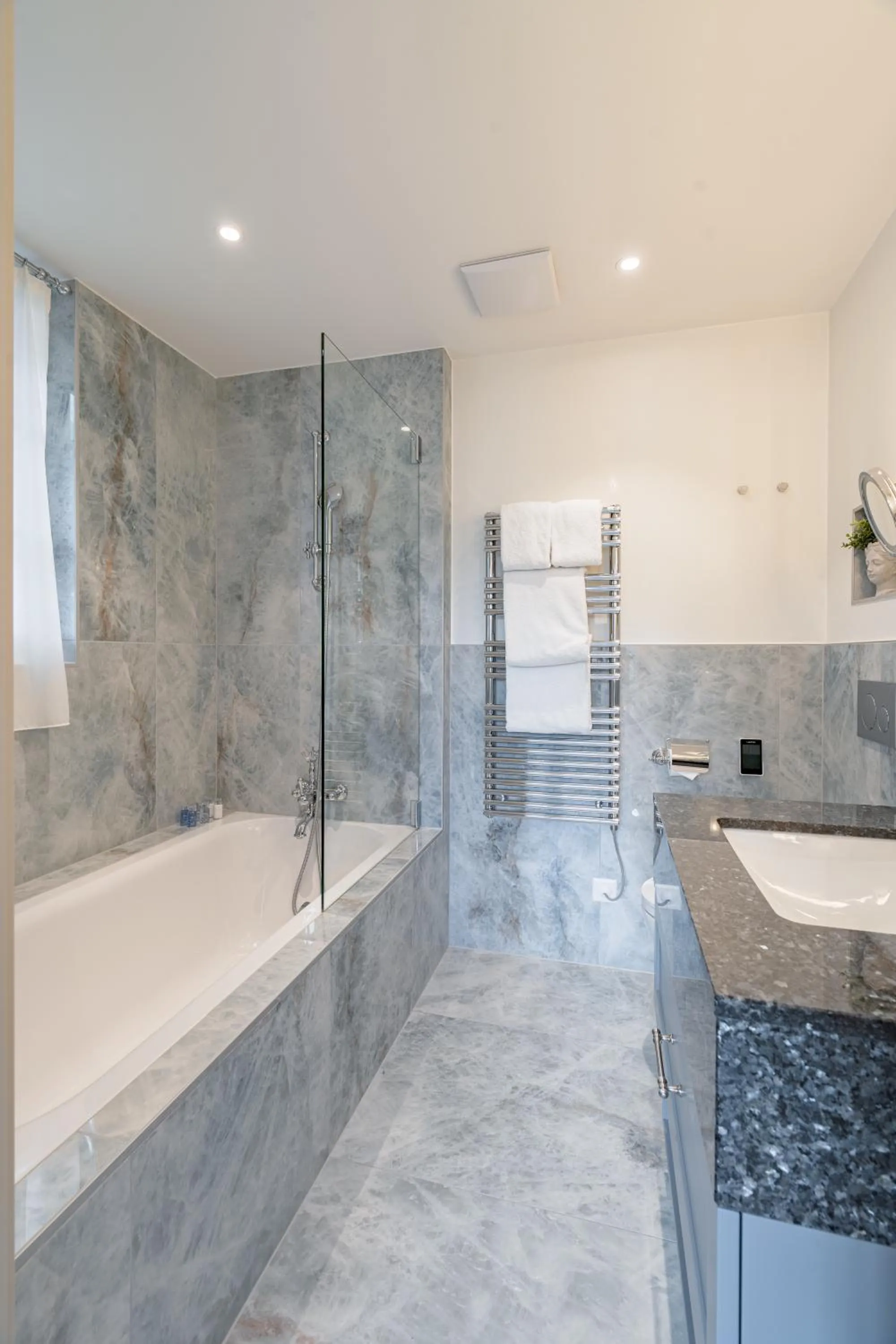 Bathroom in Mirabeau Etoile