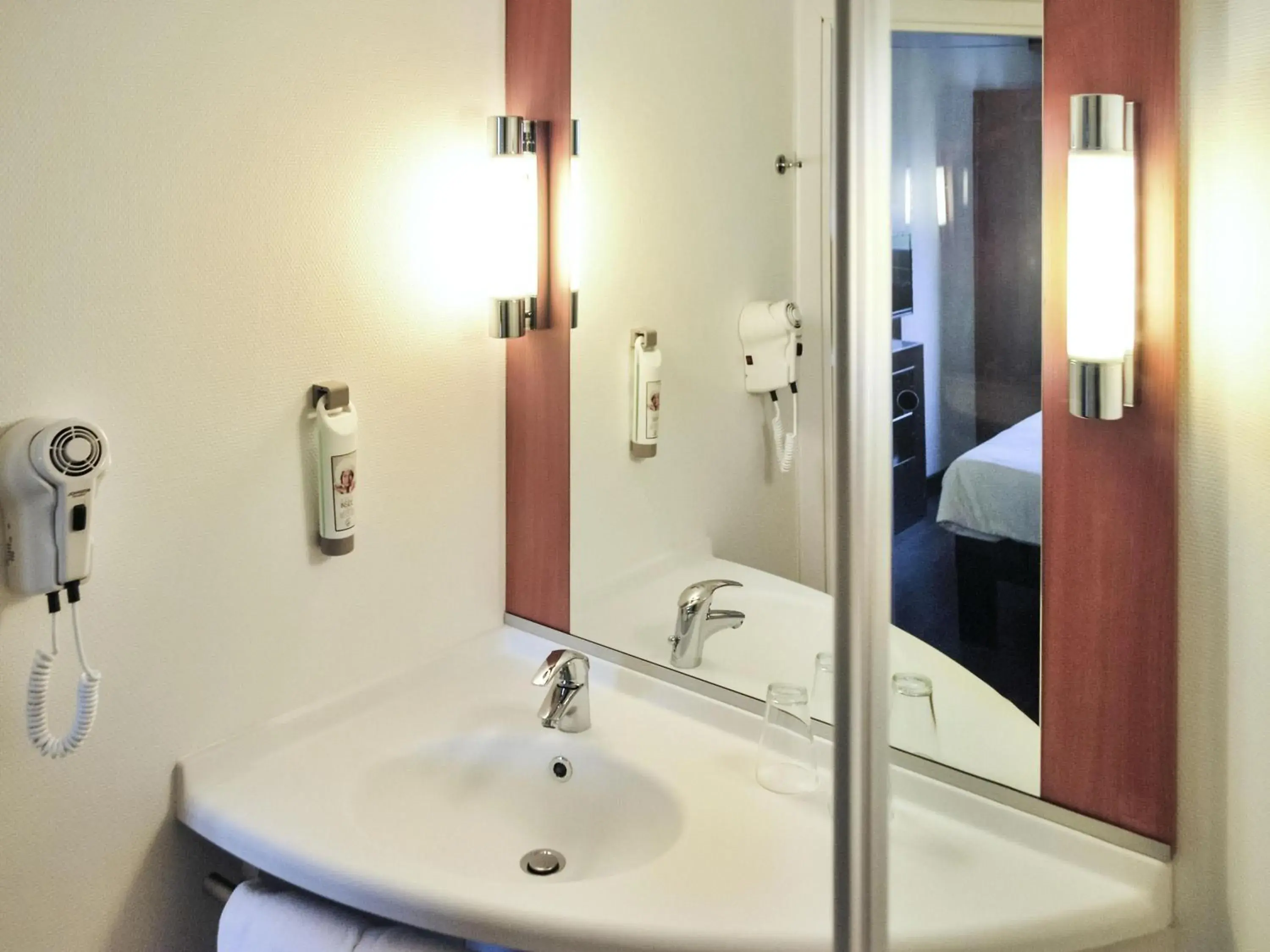 Bedroom in Ibis Sofia Airport Hotel Bedroom in Ibis Sofia Airport Hotel