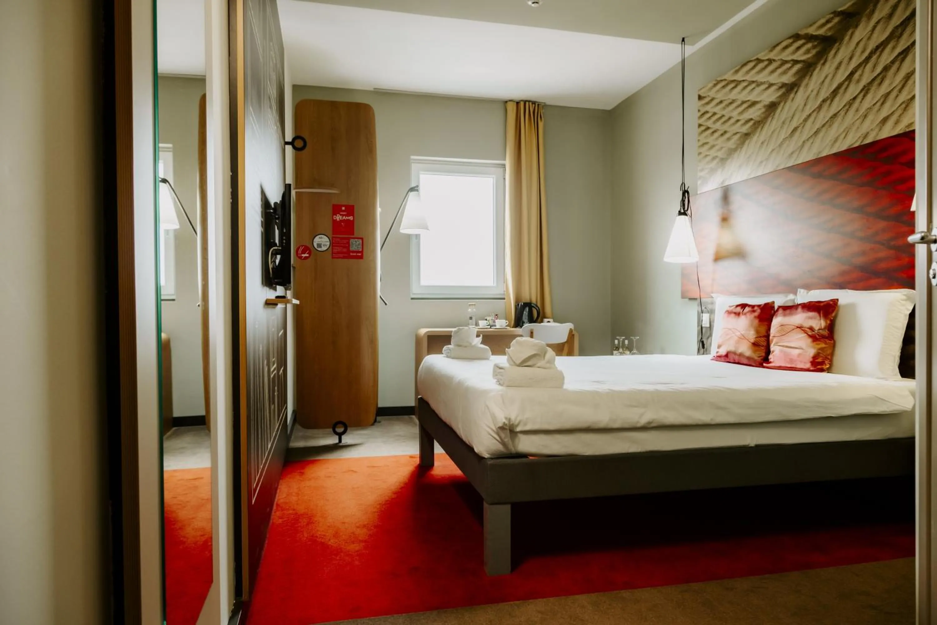 Photo of the whole room, Bed in Ibis Sofia Airport Hotel