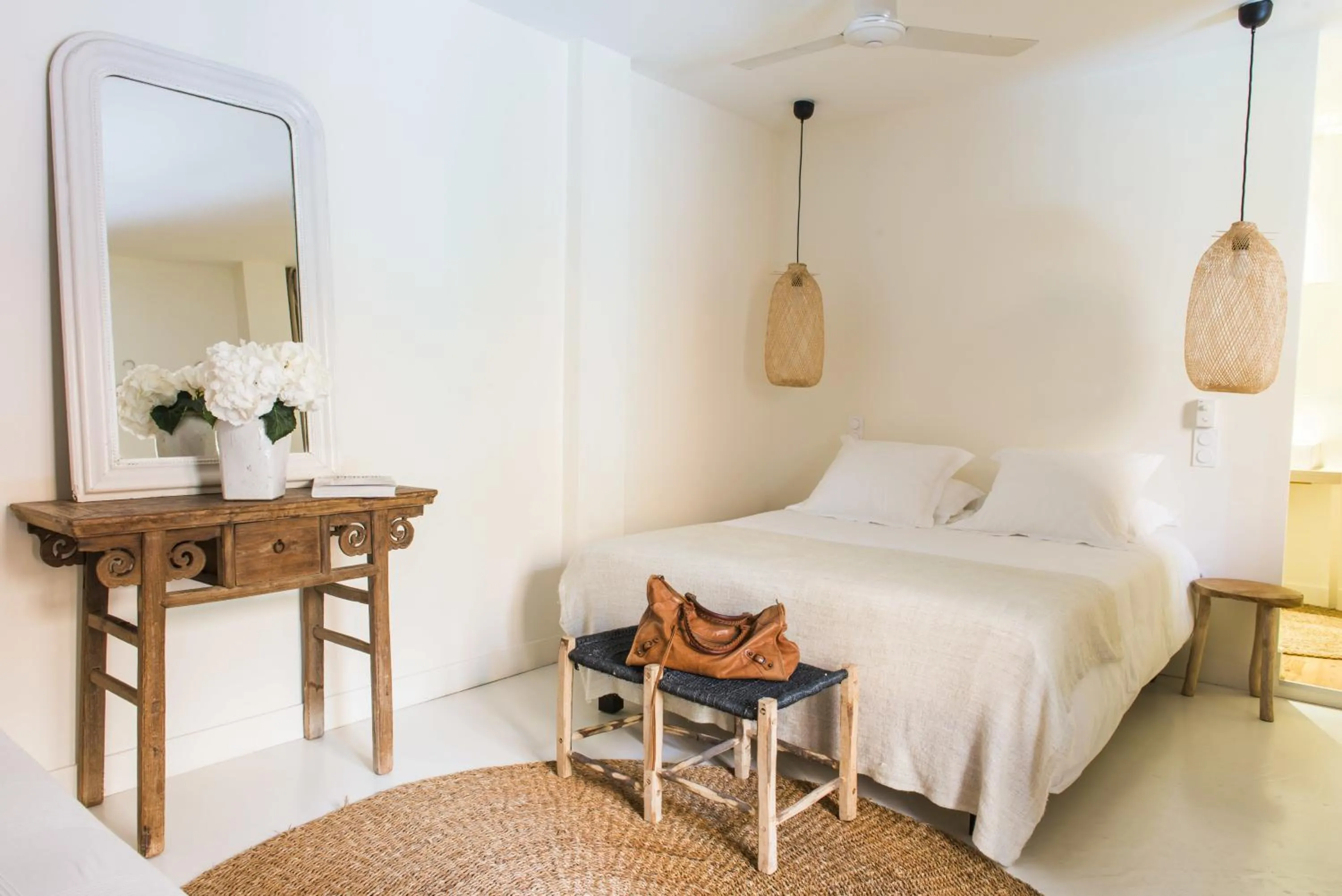 Photo of the whole room, Bed in Hotel Home Arcachon