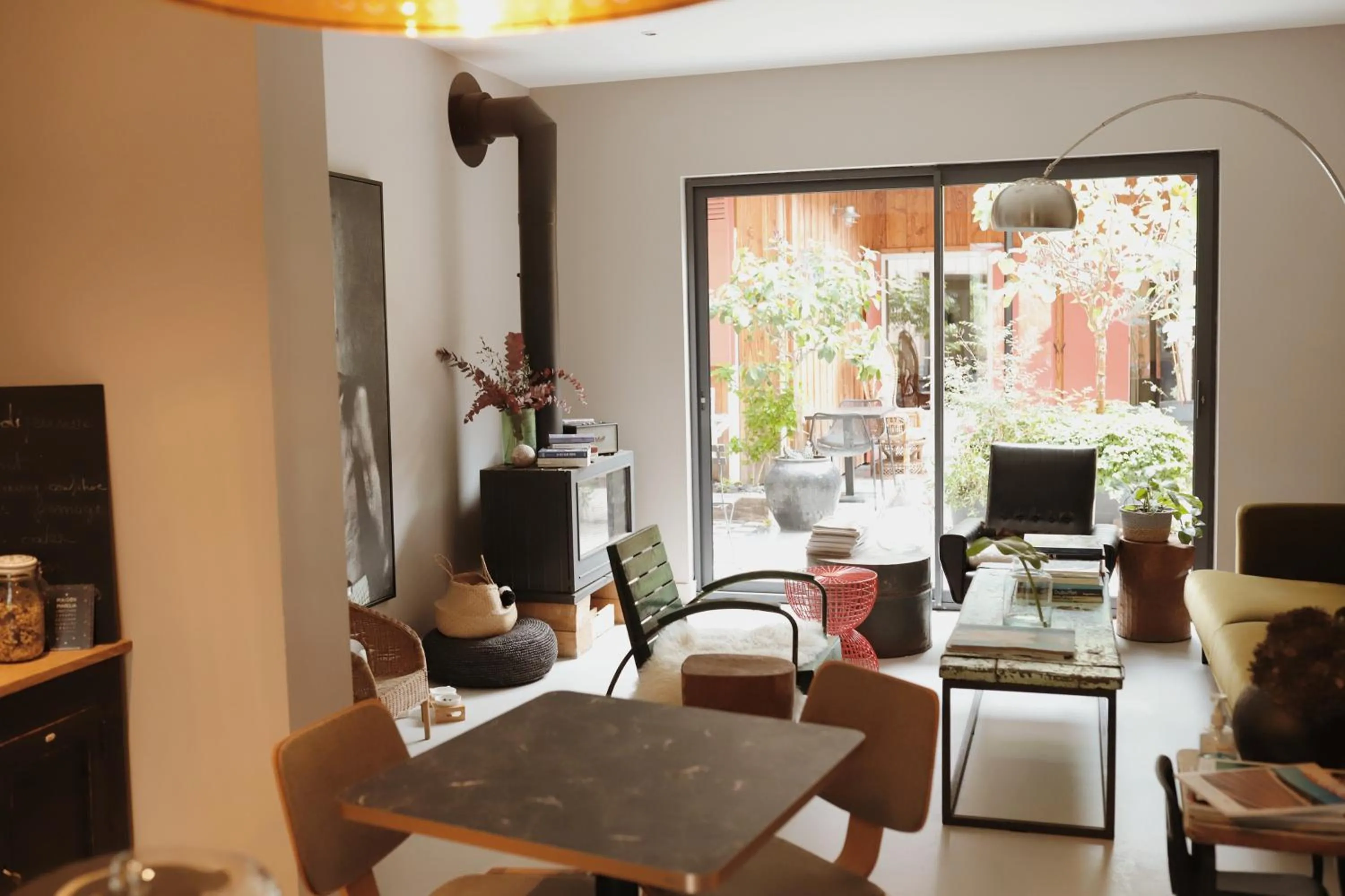 Seating area in Hotel Home Arcachon