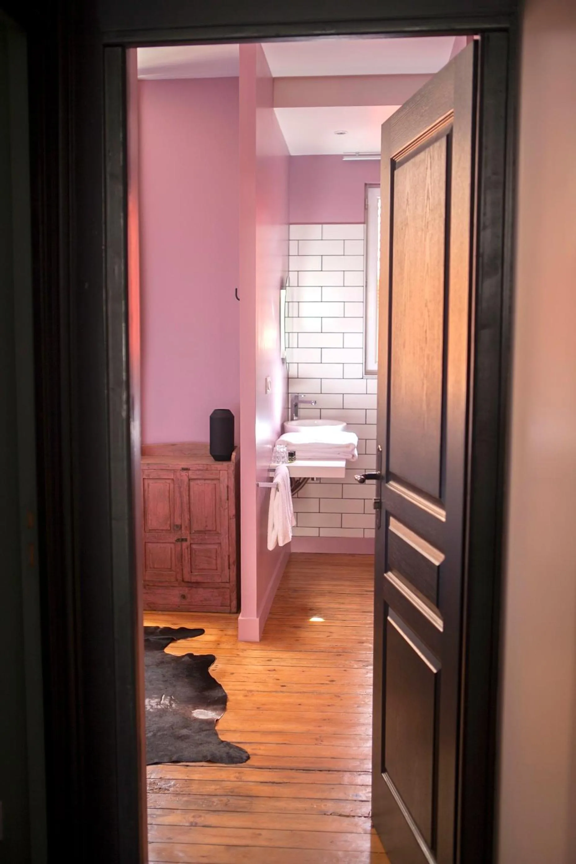 Photo of the whole room, Bed in Hotel Home Arcachon