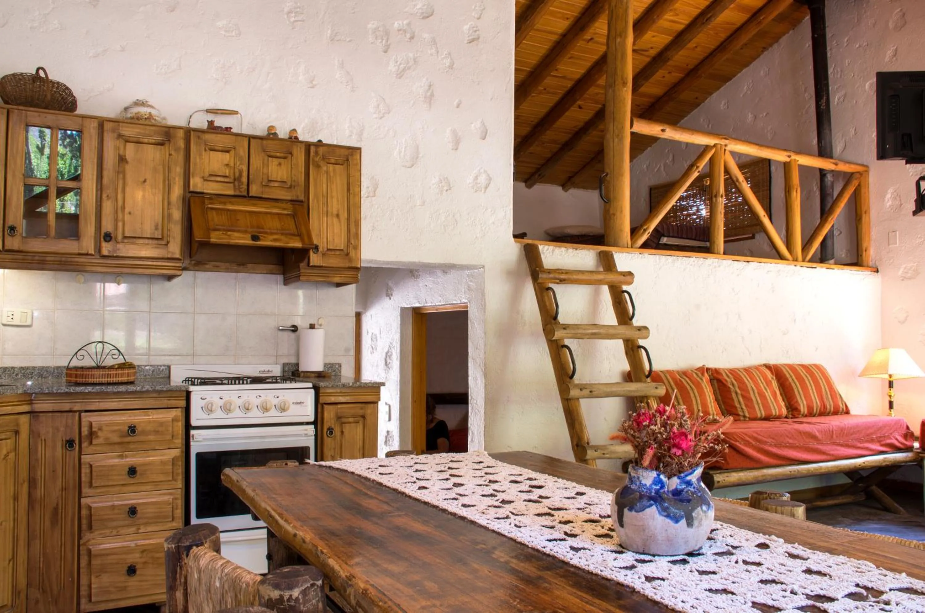 Photo of the whole room in Las Espuelas Casas de Montaña