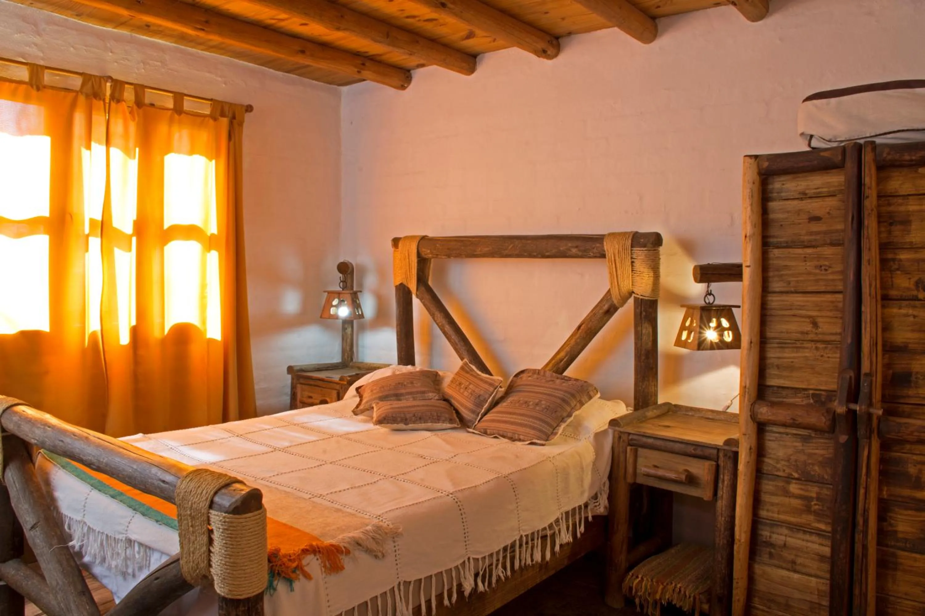 Photo of the whole room, Bed in Las Espuelas Casas de Montaña