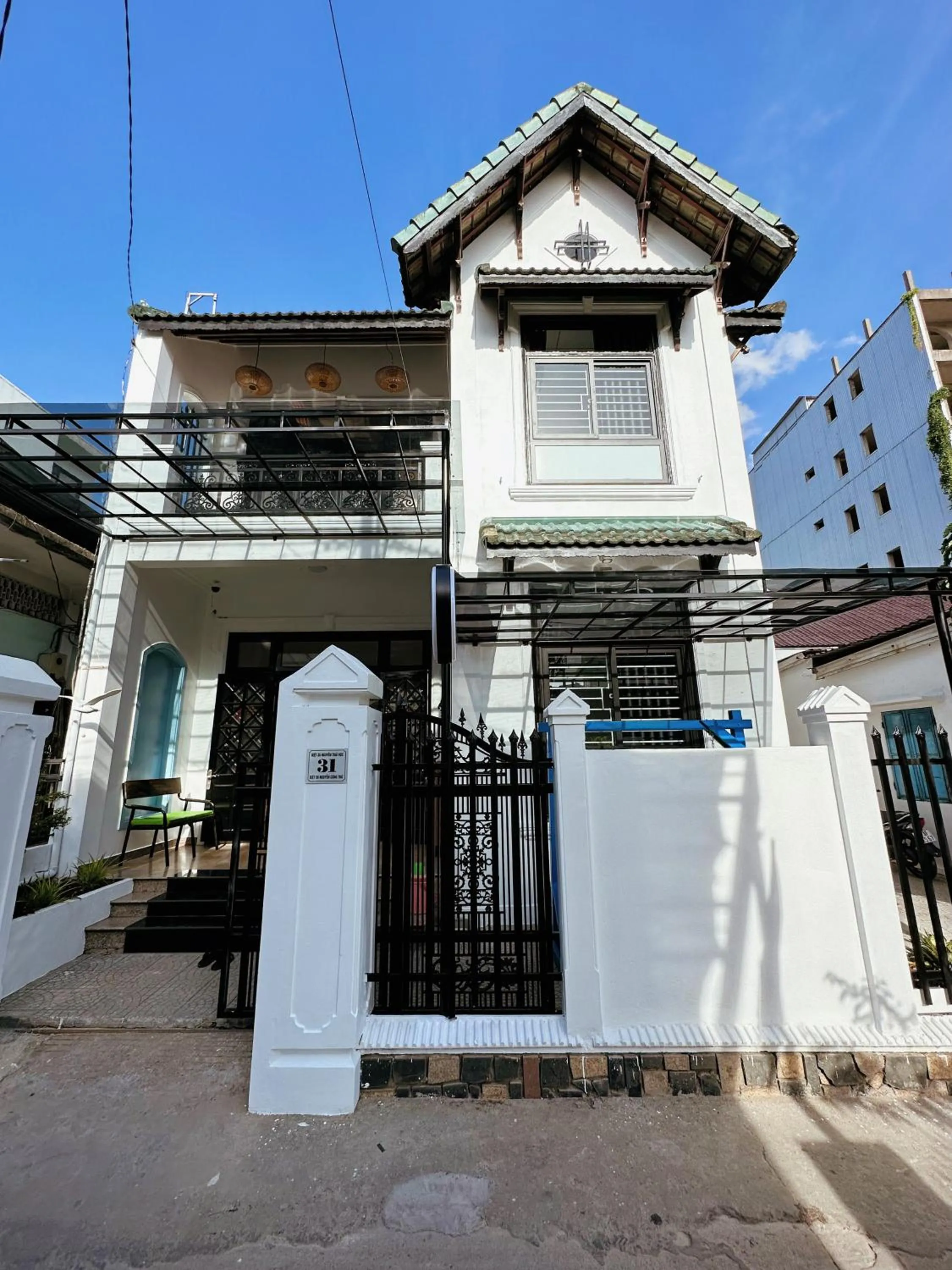 Property building in Under the Sun Homestay