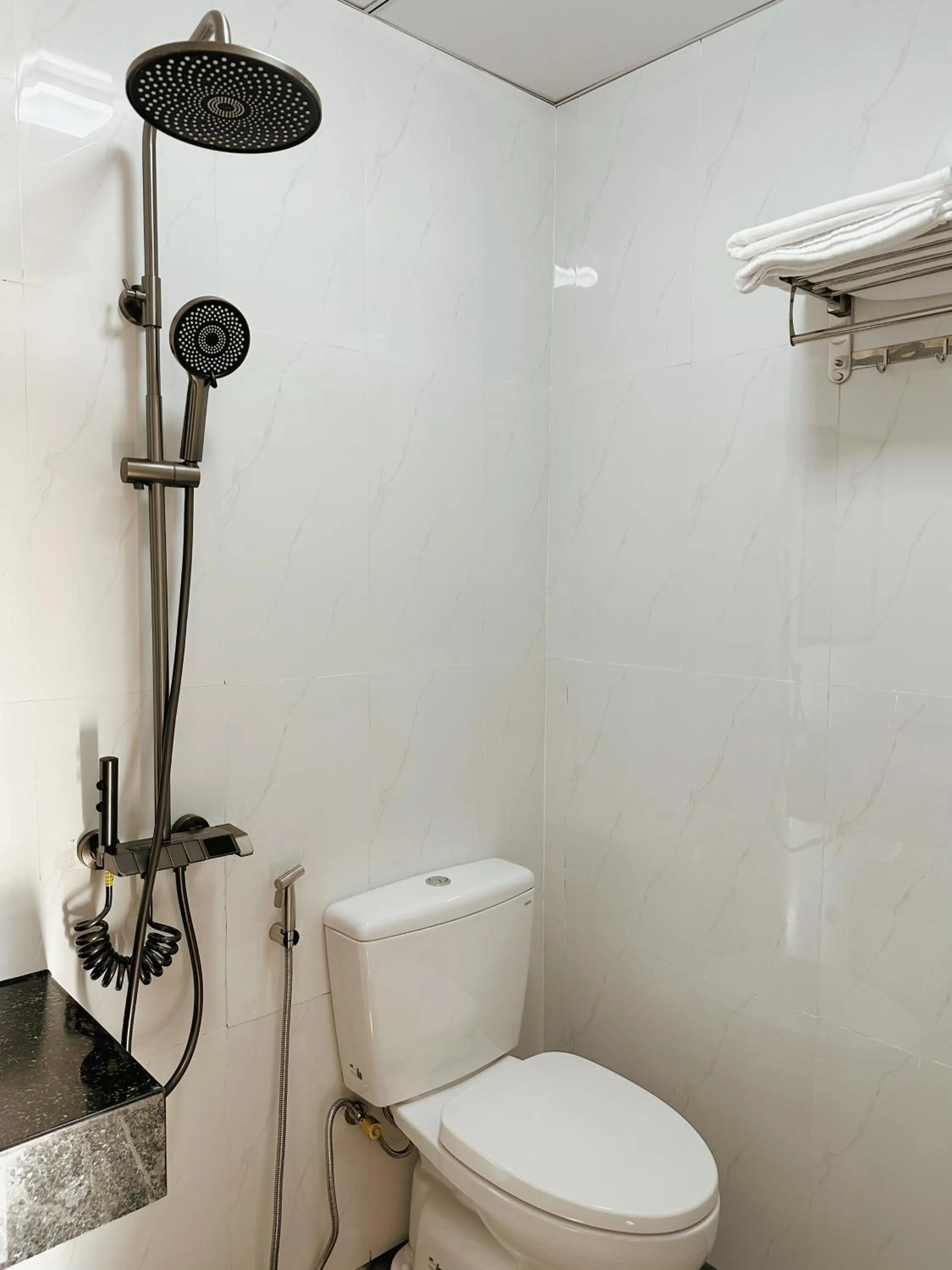 Toilet in Under the Sun Homestay