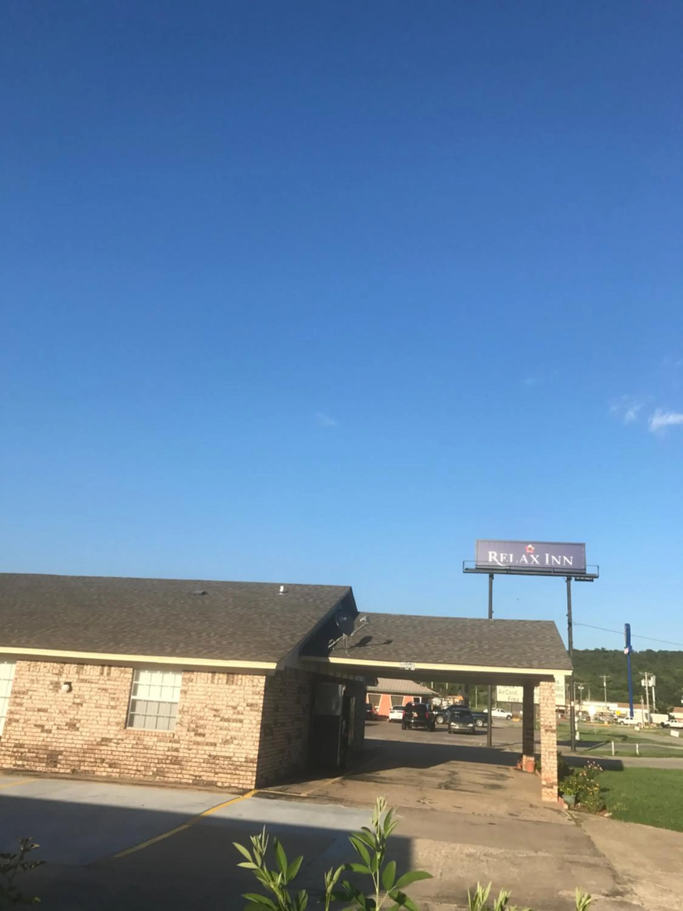 Property building in Relax Inn Henryetta