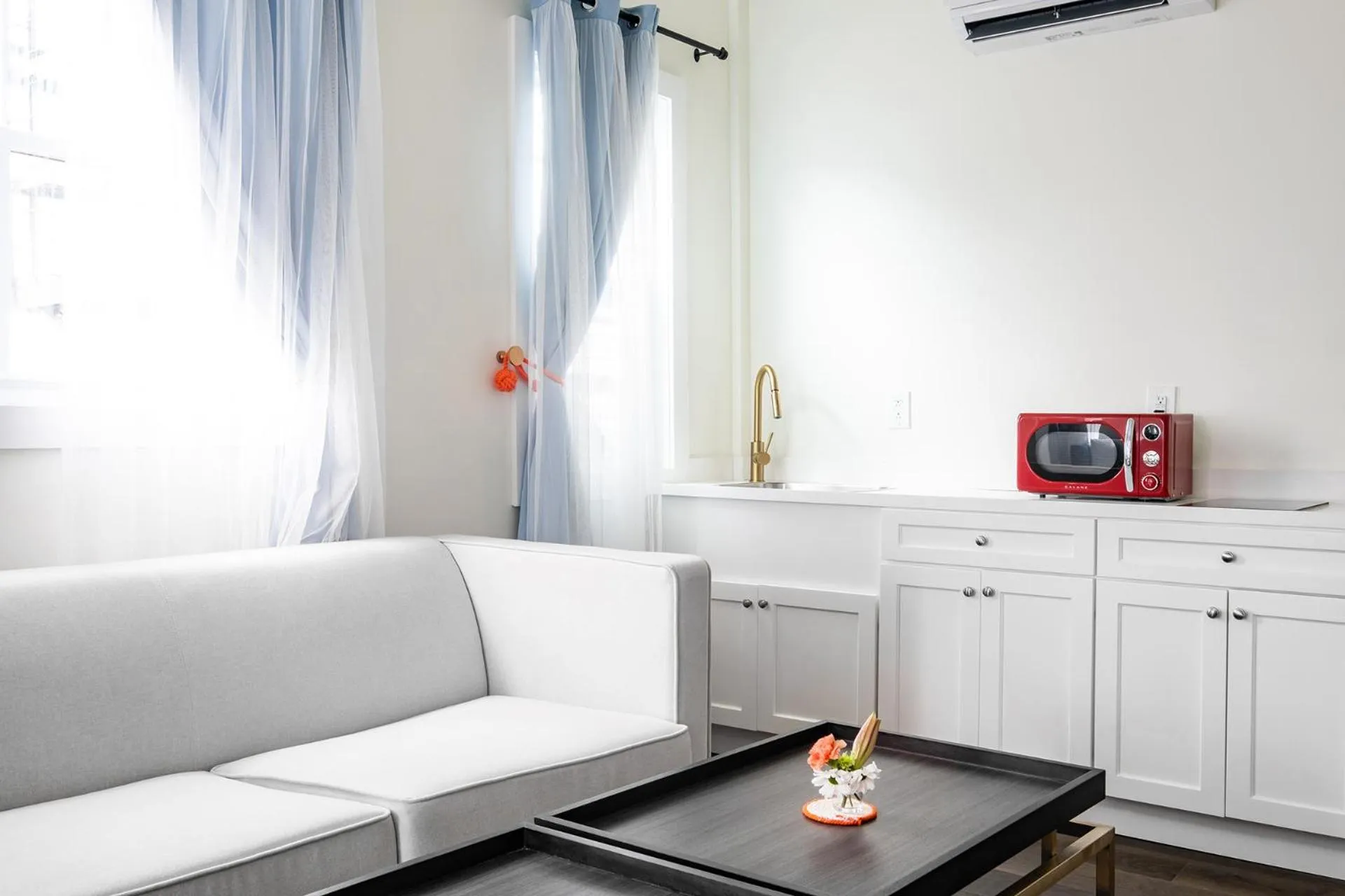 Seating area in Scarborough Inn