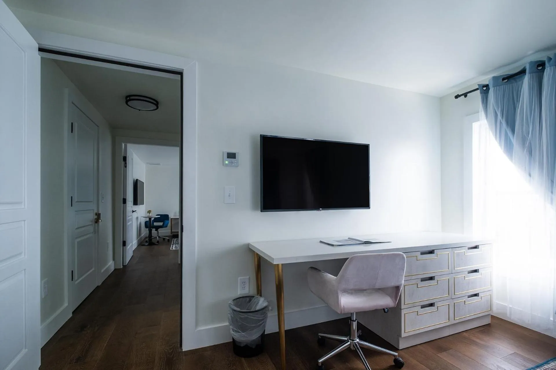 TV and multimedia in Scarborough Inn