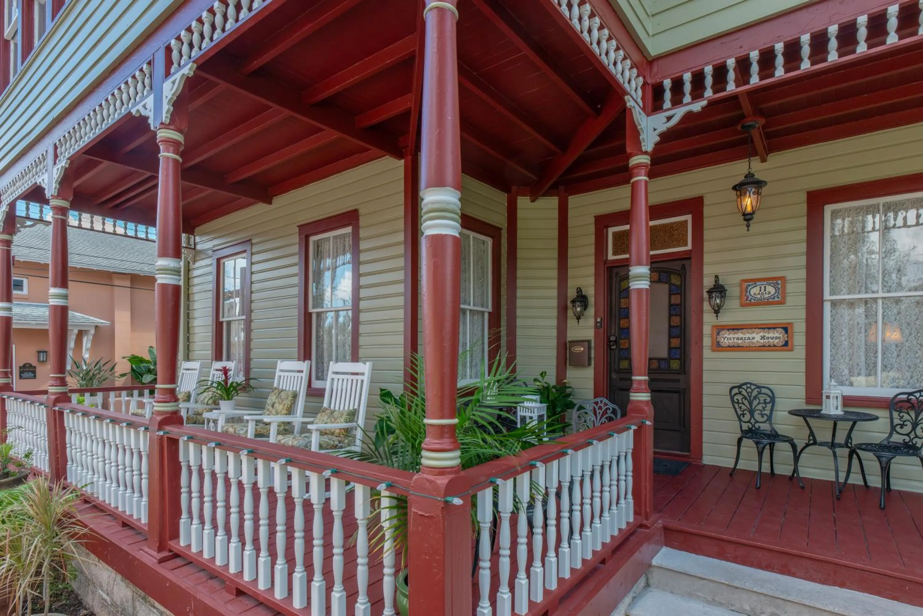 Patio in Victorian House Bed and Breakfast