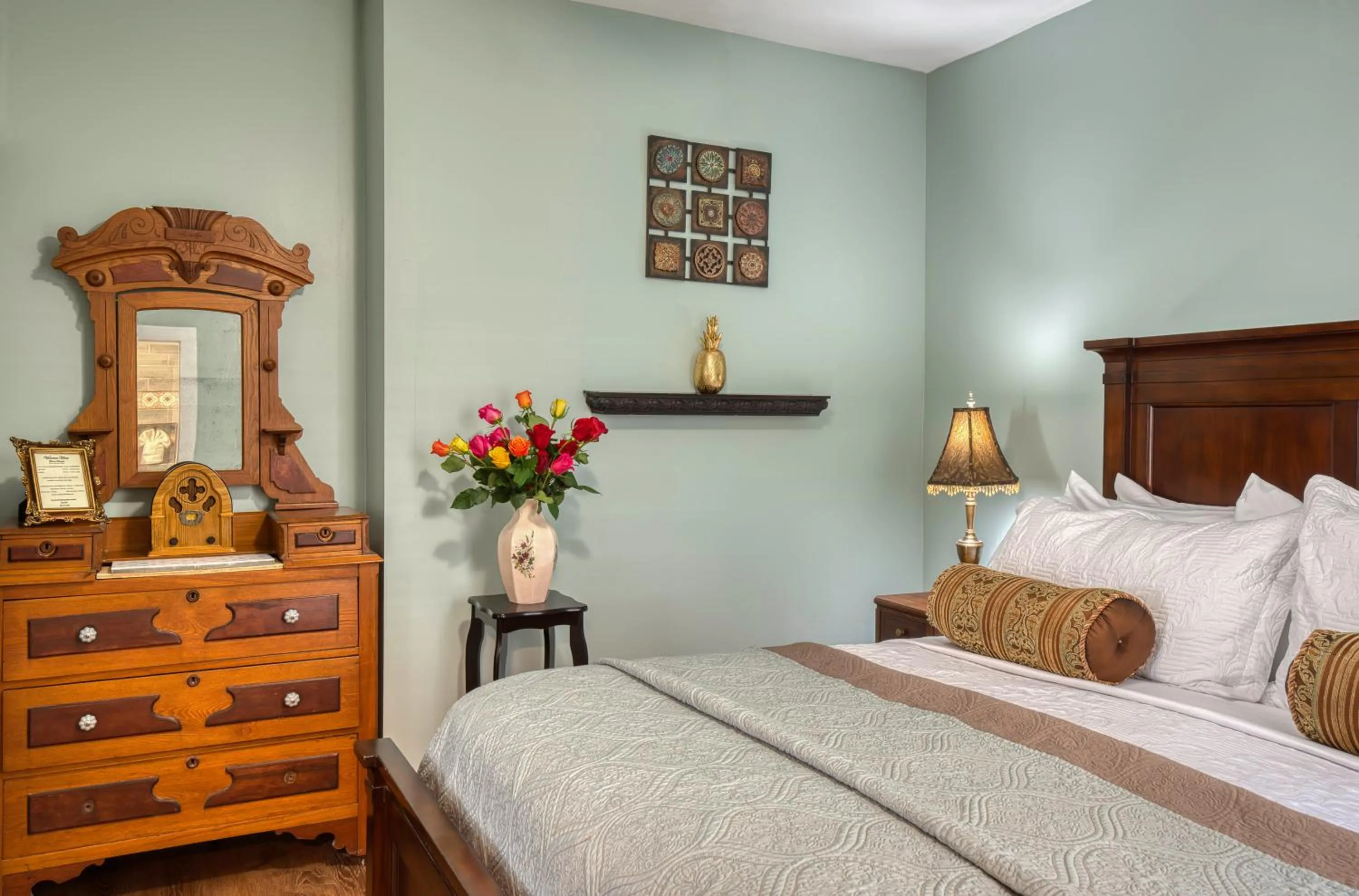 Bed in Victorian House Bed and Breakfast