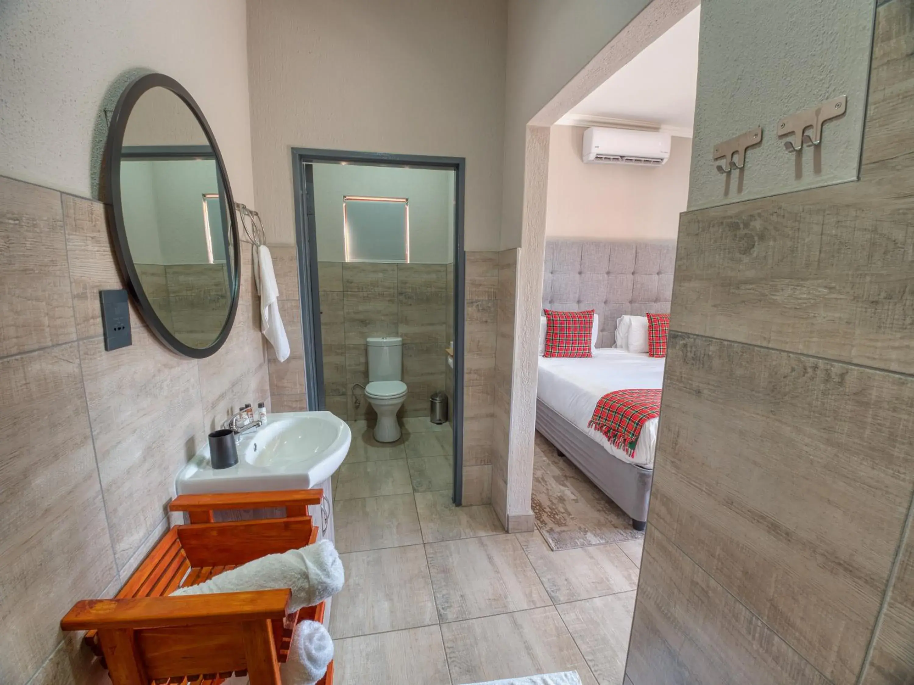 Tembo Guest Lodge Tembo Guest Lodge