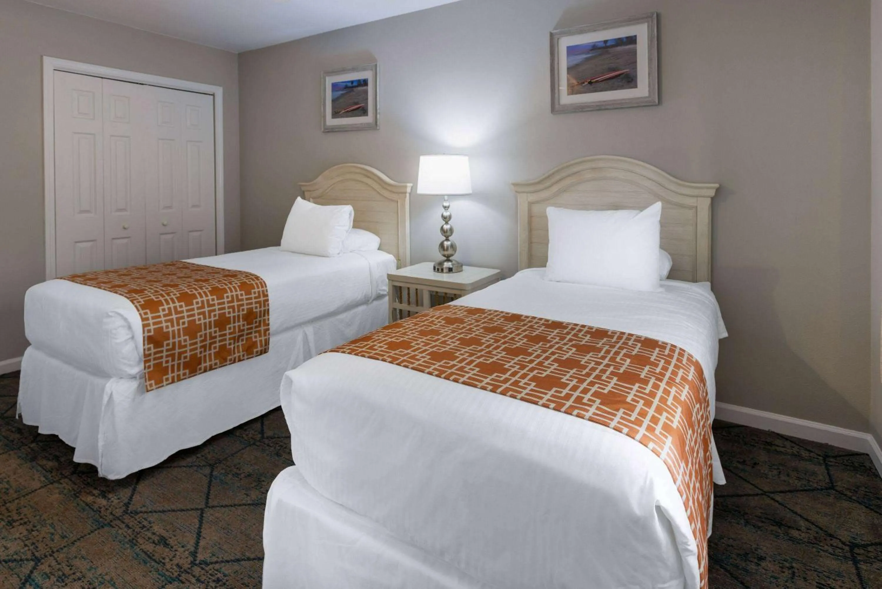 Bed in Sandpebble Beach Club Surfside Beach a Ramada by Wyndham
