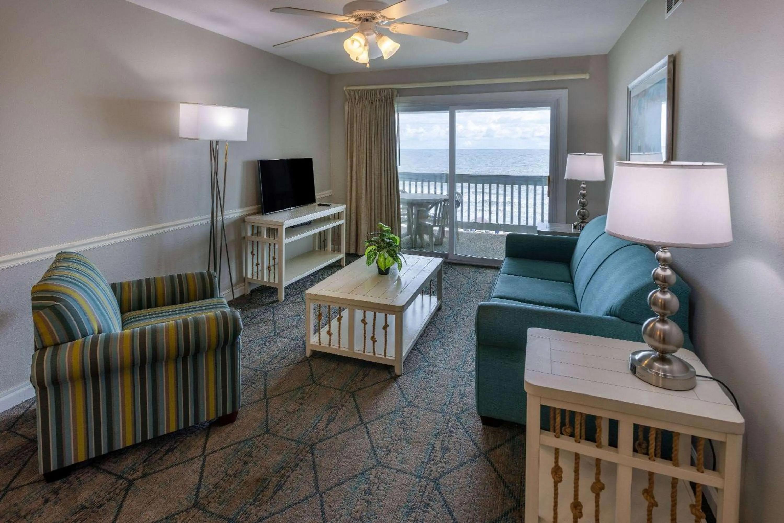 Bed in Sandpebble Beach Club Surfside Beach a Ramada by Wyndham