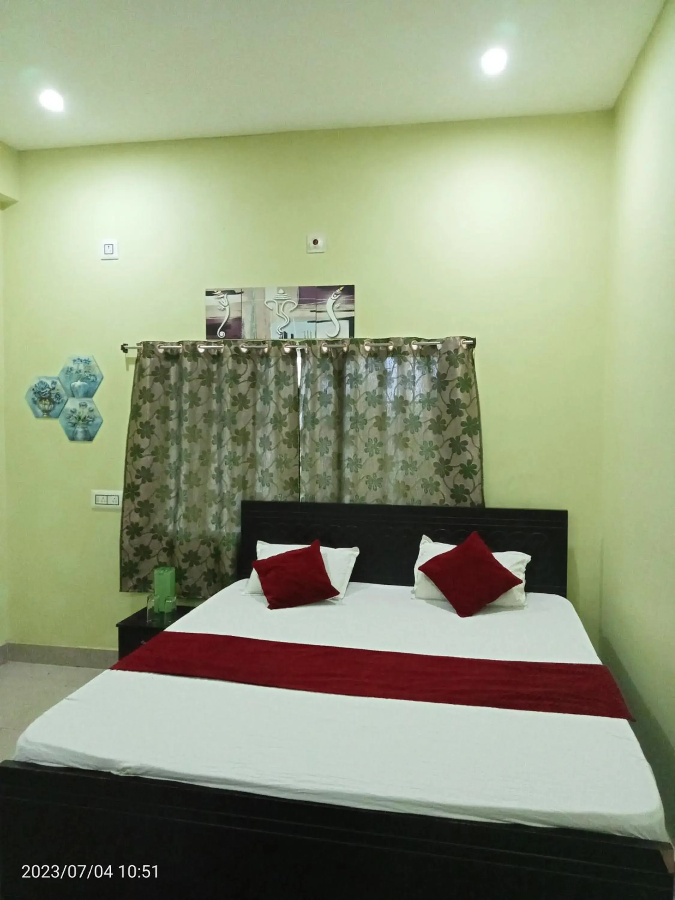 Standard King Room - single occupancy in Hotel Narayani Standard King Room - single occupancy in Hotel Narayani
