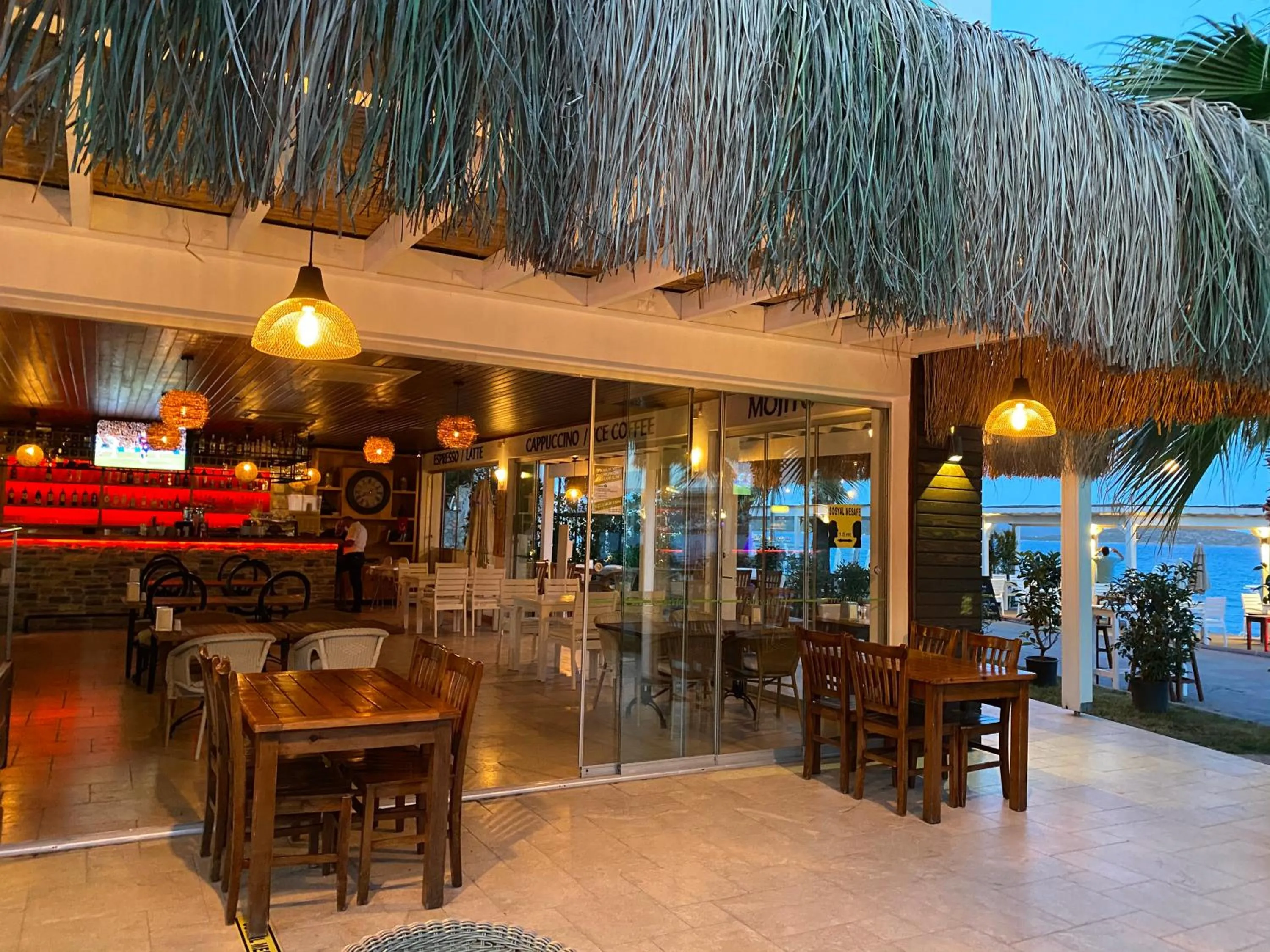 Restaurant/places to eat in Zest Exclusive Hotel & Spa