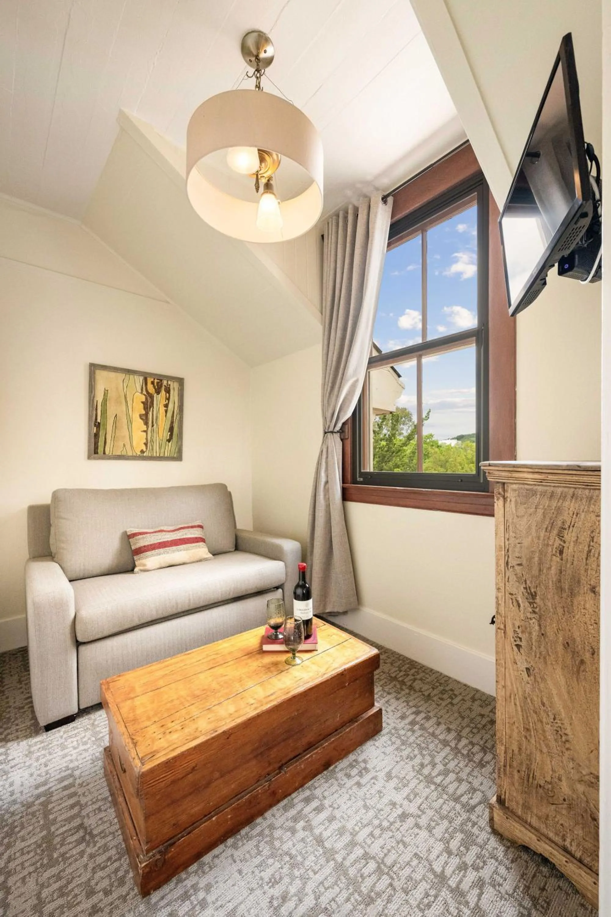 Seating area in Sonoma Hotel