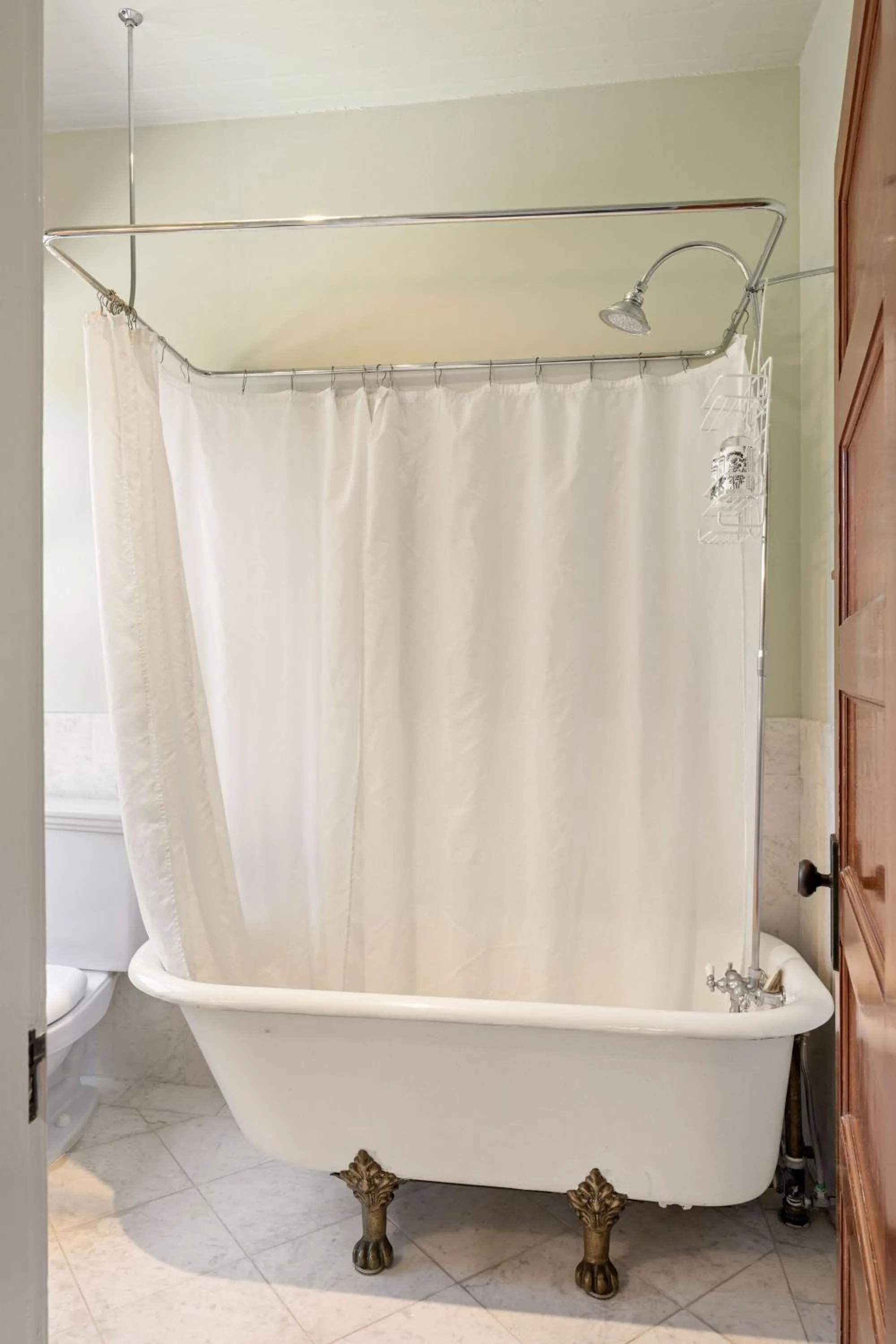 Shower in Sonoma Hotel