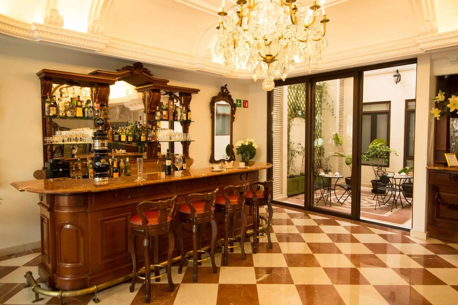 Lounge or bar in Grand Hotel Tepatitlán
