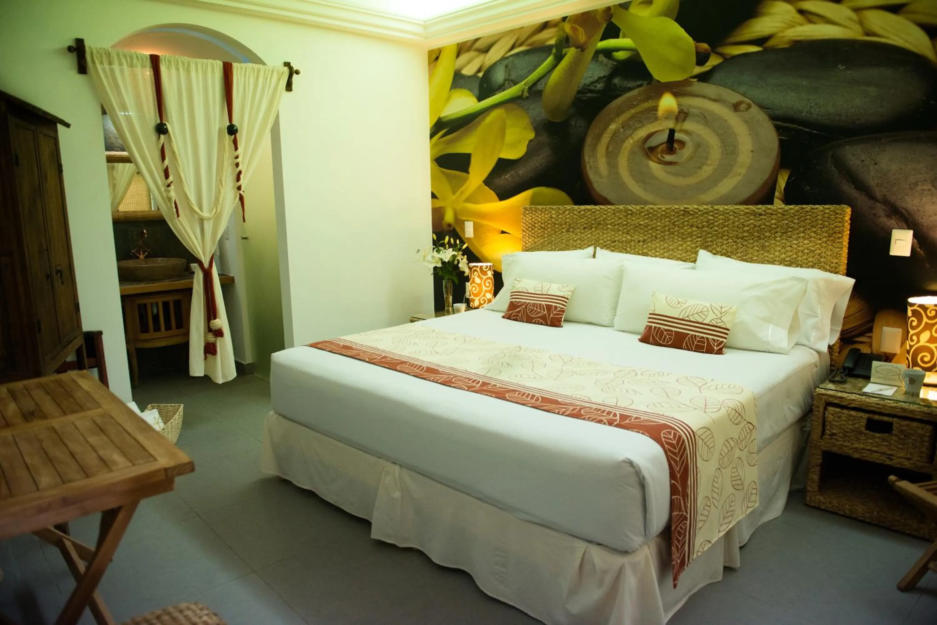 Photo of the whole room, Bed in Grand Hotel Tepatitlán