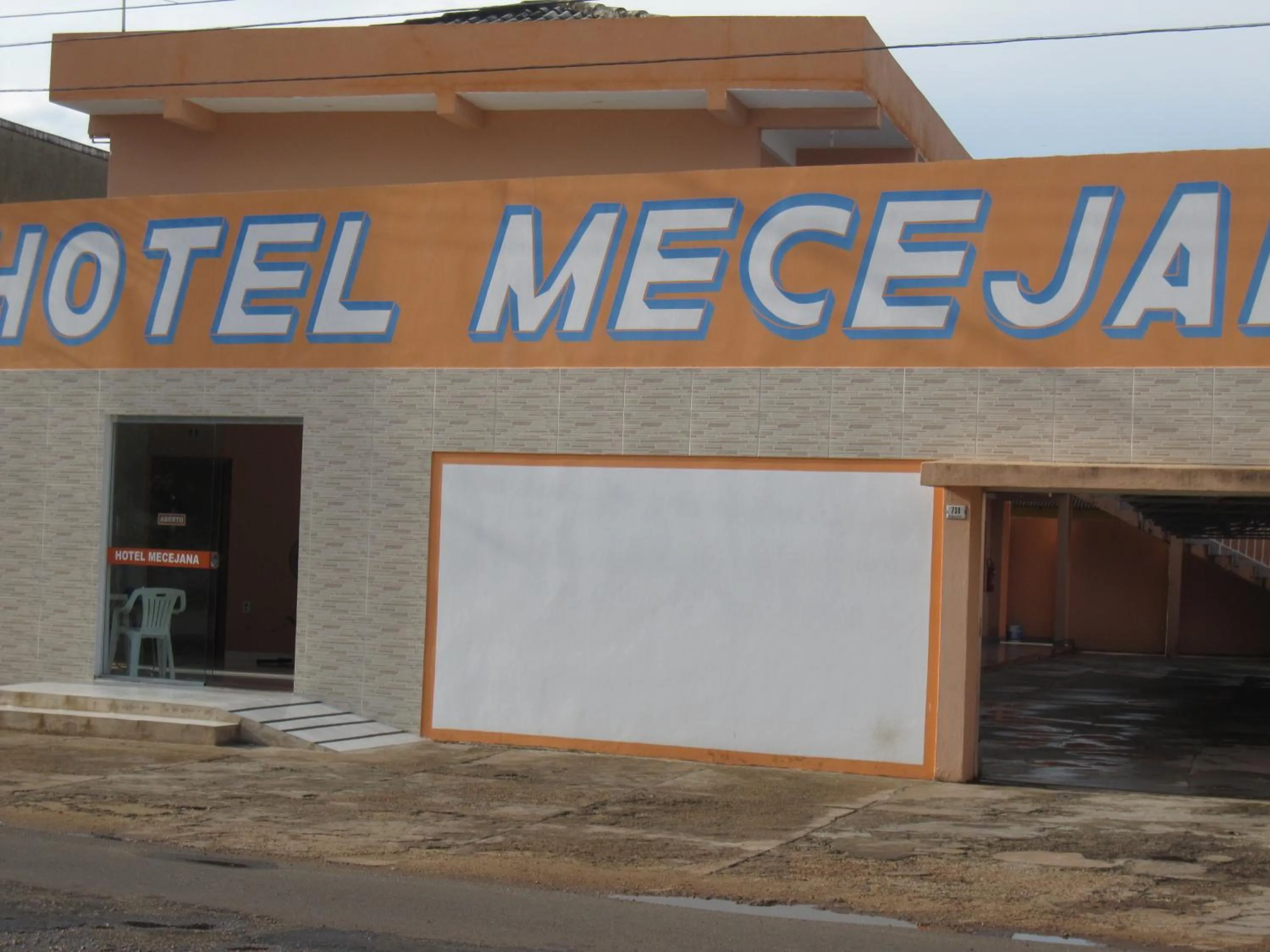 Property building in Hotel Mecejana