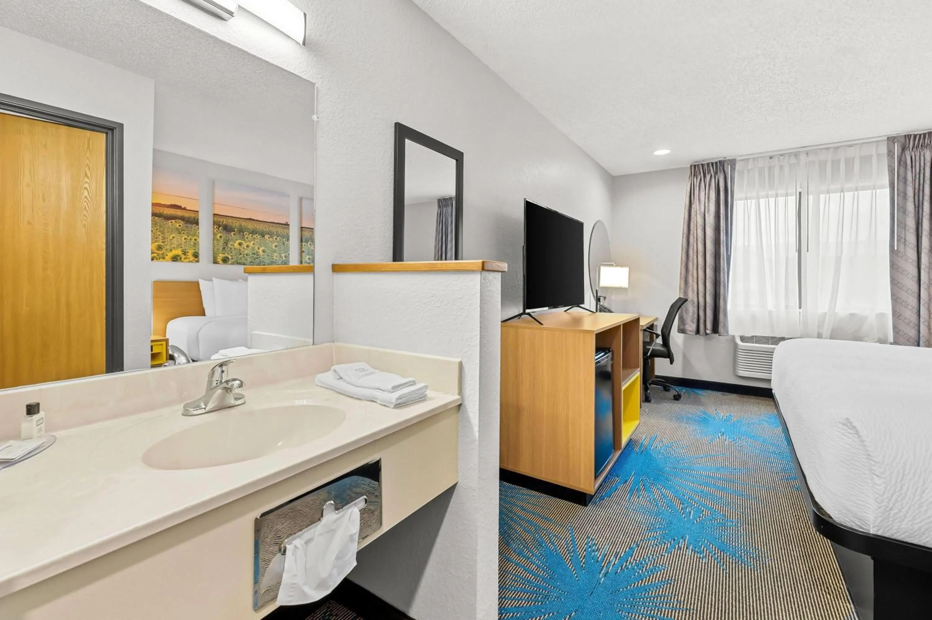 Bed in Days Inn by Wyndham Wall