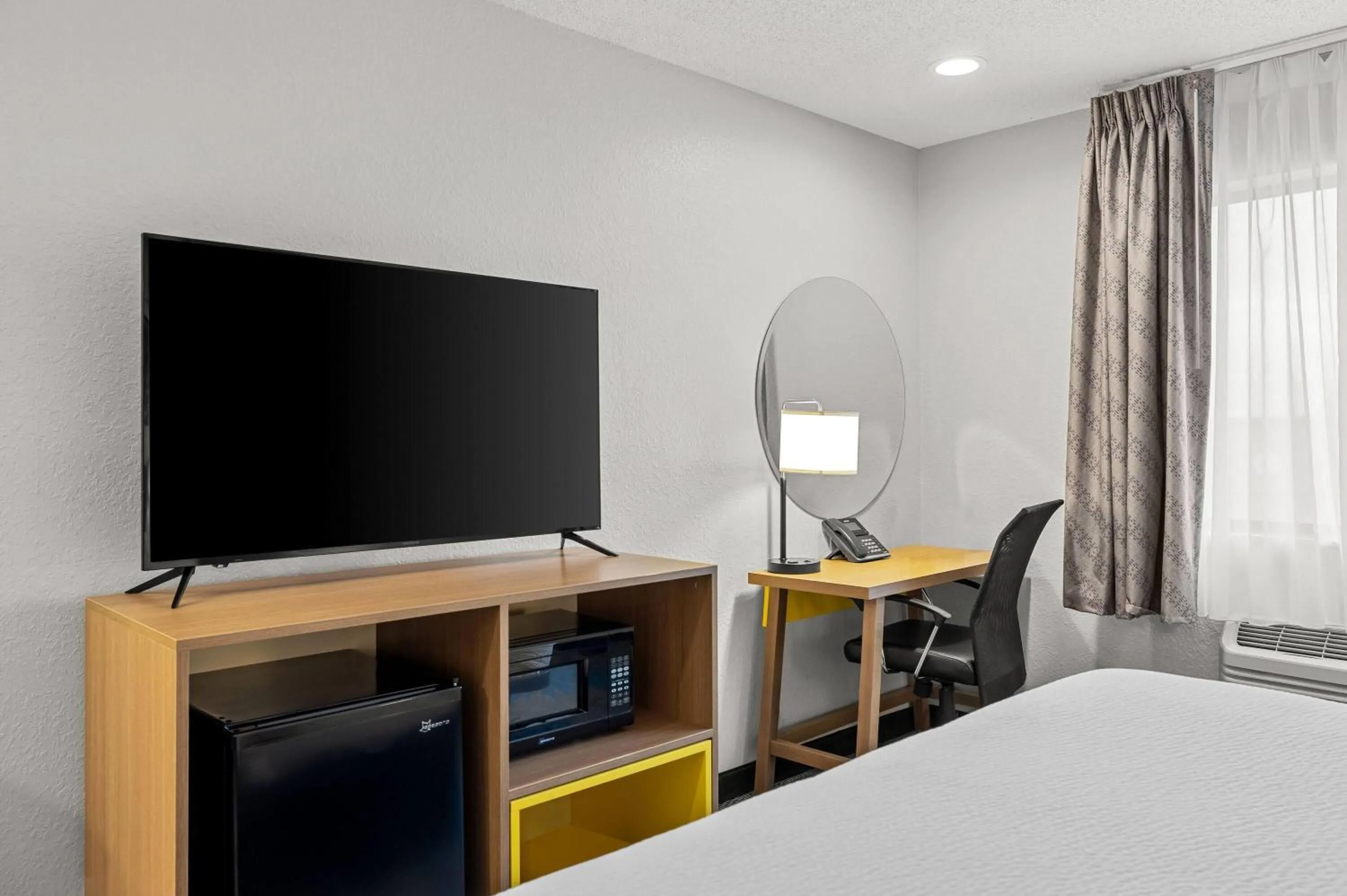 Bed in Days Inn by Wyndham Wall