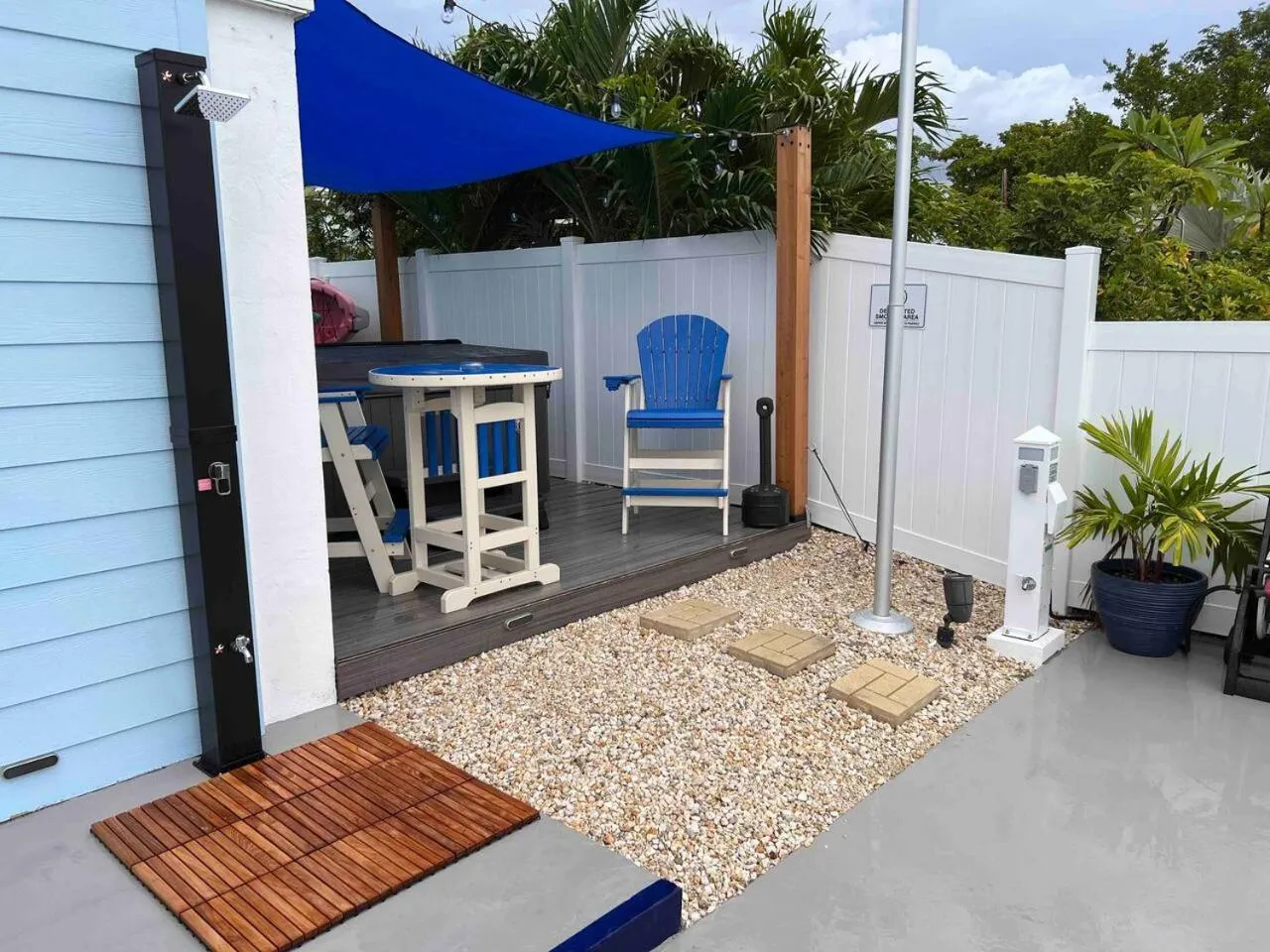 Open Air Bath in Casa Blue Pelican.