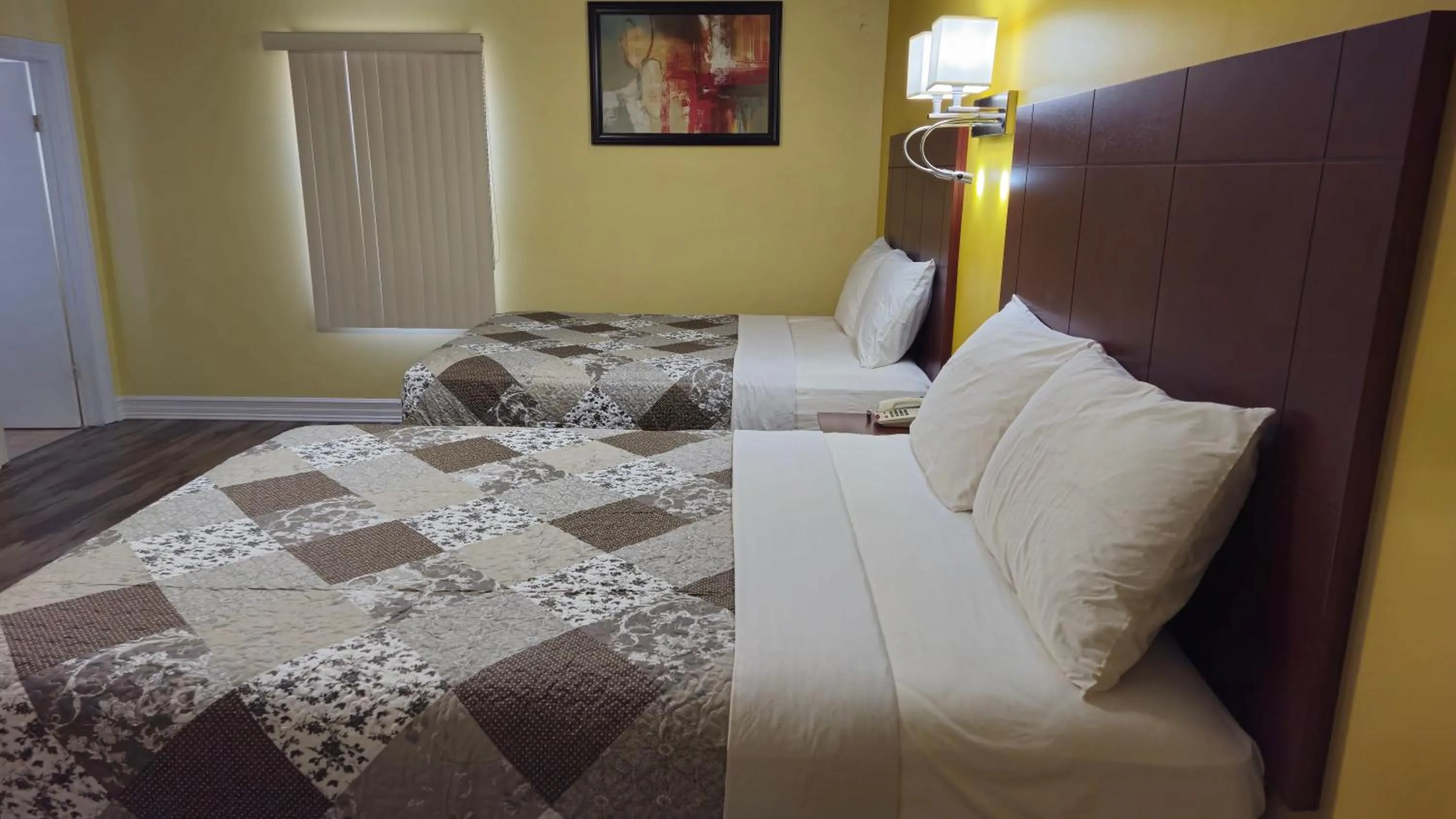 Bed in Deep River Motel