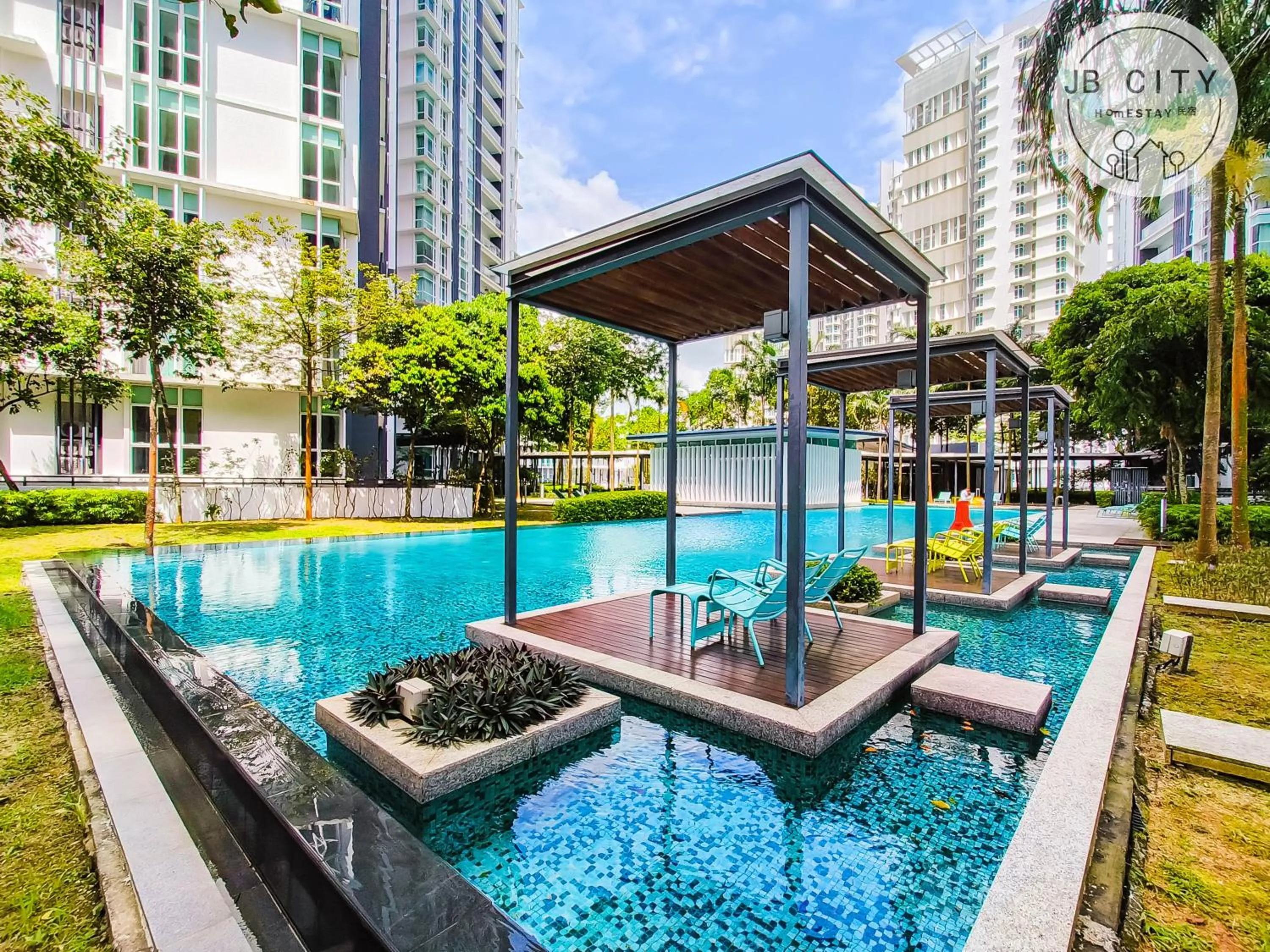 Pool view in Medini Signature Suites by RR JBcity